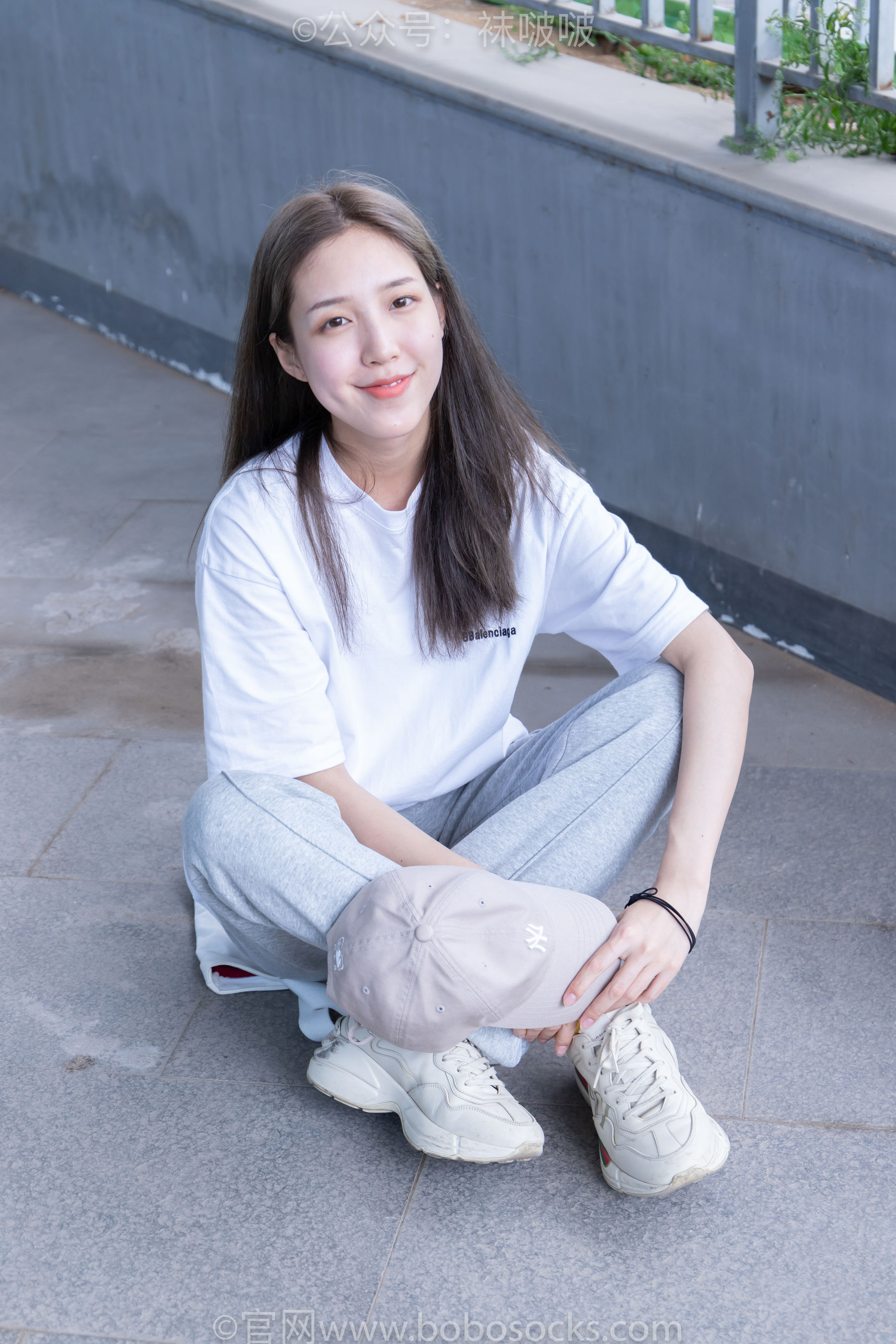 BoBoSocks袜啵啵 No.012 泡芙-运动鞋、白棉袜、裸足