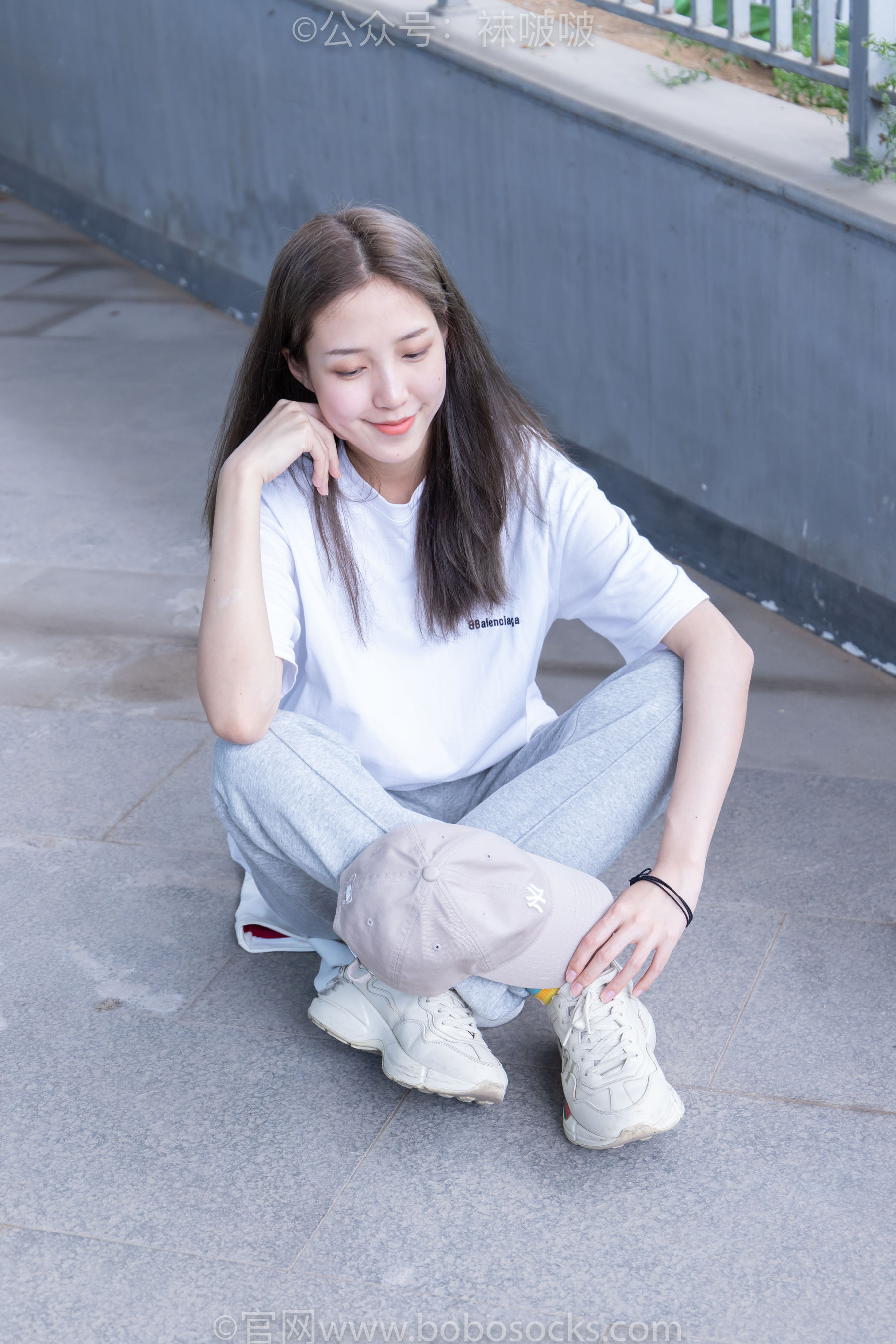 BoBoSocks袜啵啵 No.012 泡芙-运动鞋、白棉袜、裸足