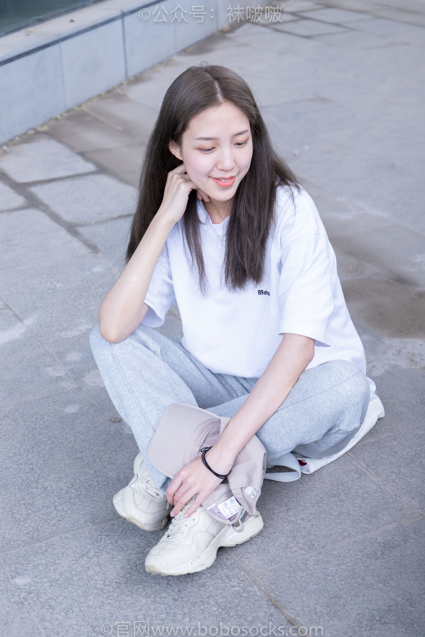 BoBoSocks袜啵啵 No.012 泡芙-运动鞋、白棉袜、裸足