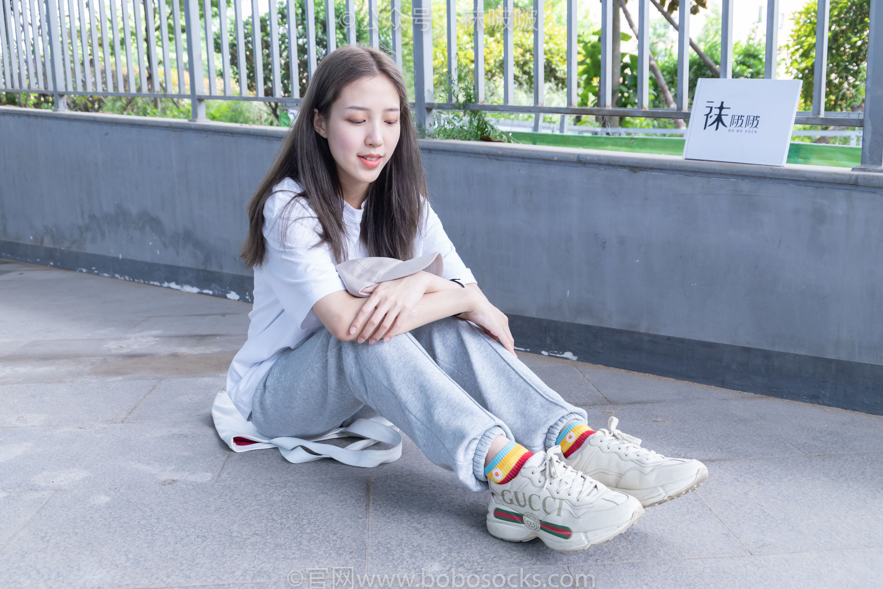 BoBoSocks袜啵啵 No.012 泡芙-运动鞋、白棉袜、裸足