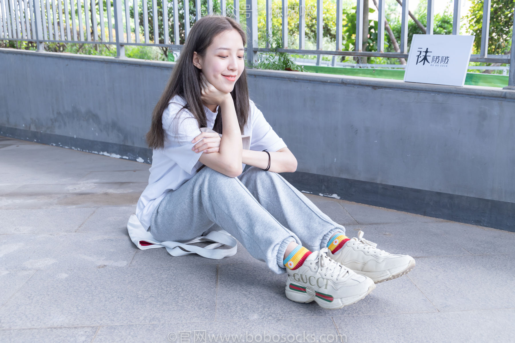 BoBoSocks袜啵啵 No.012 泡芙-运动鞋、白棉袜、裸足