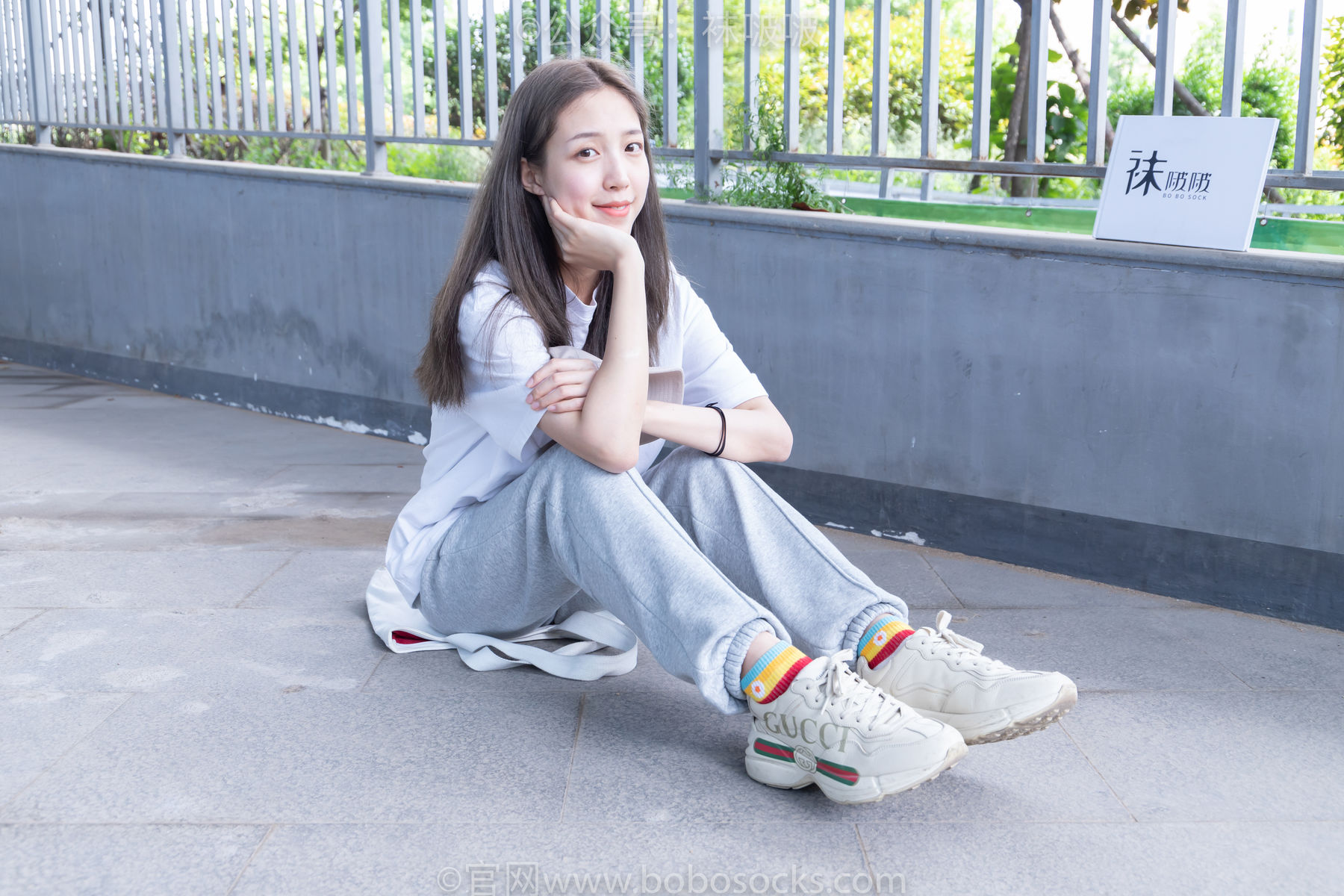 BoBoSocks袜啵啵 No.012 泡芙-运动鞋、白棉袜、裸足