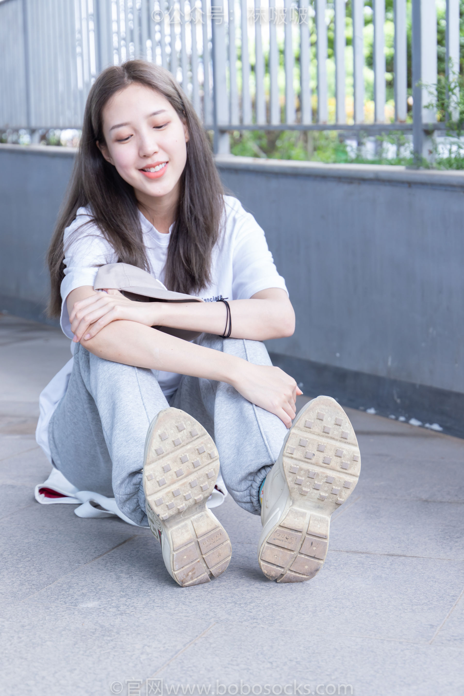 BoBoSocks袜啵啵 No.012 泡芙-运动鞋、白棉袜、裸足