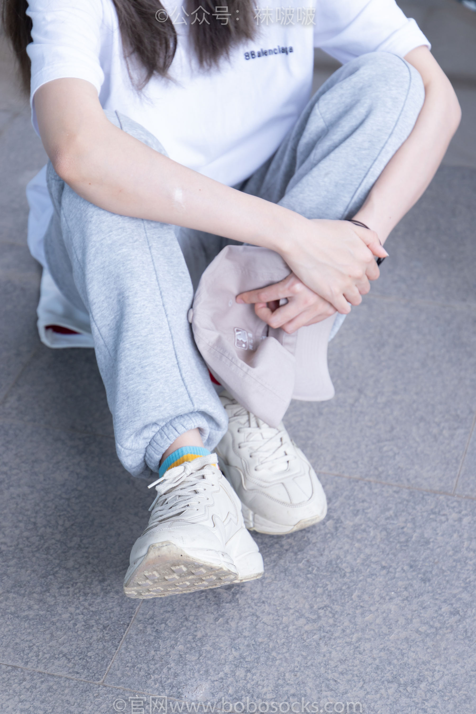 BoBoSocks袜啵啵 No.012 泡芙-运动鞋、白棉袜、裸足