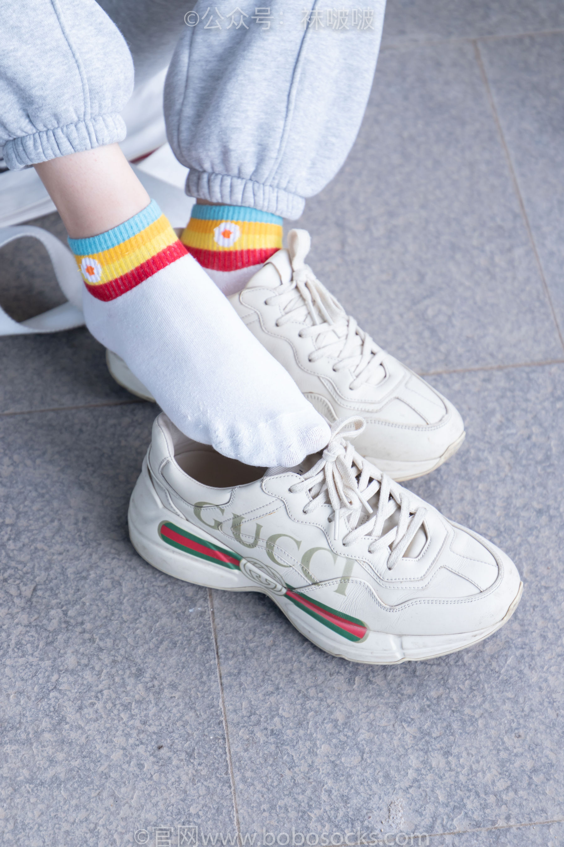 BoBoSocks袜啵啵 No.012 泡芙-运动鞋、白棉袜、裸足