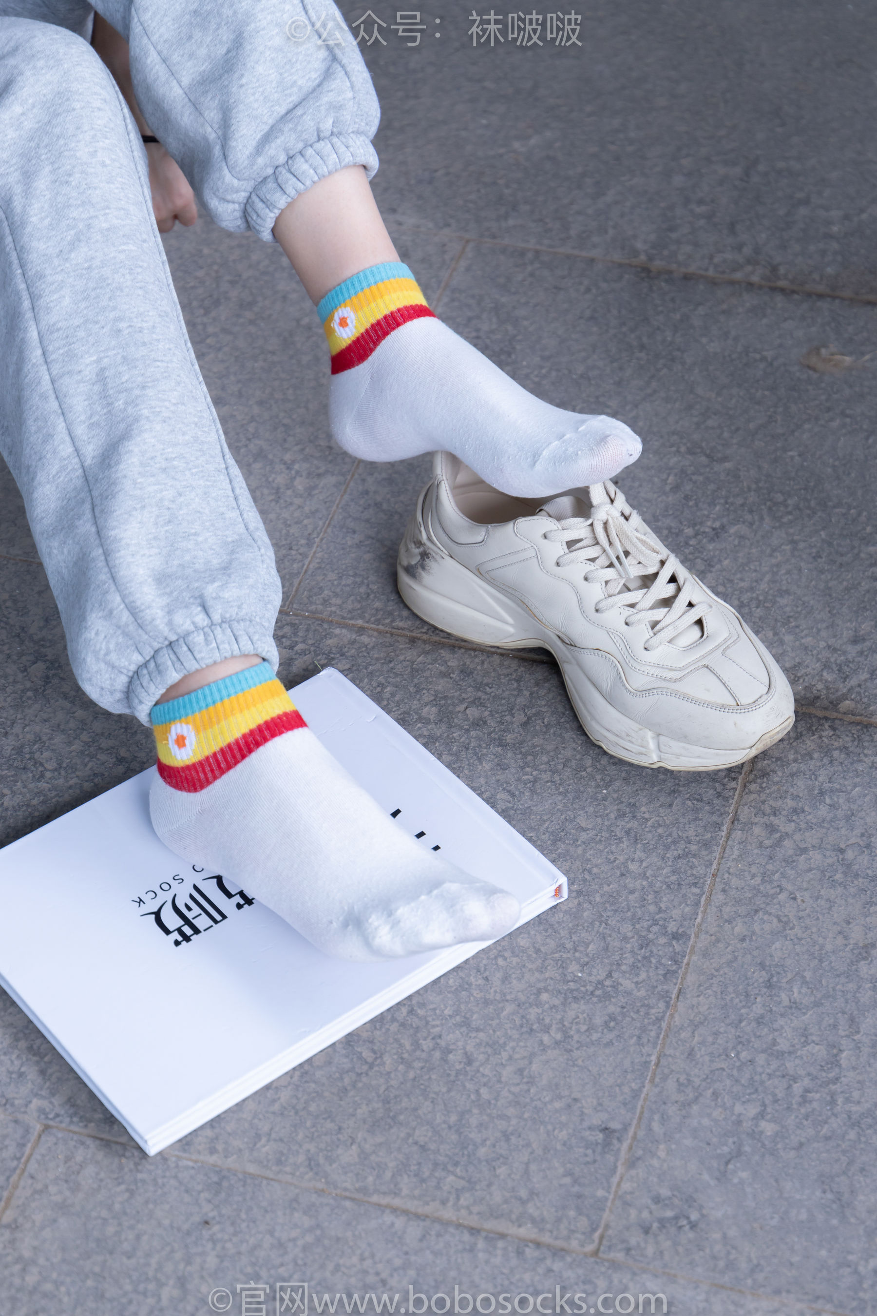 BoBoSocks袜啵啵 No.012 泡芙-运动鞋、白棉袜、裸足
