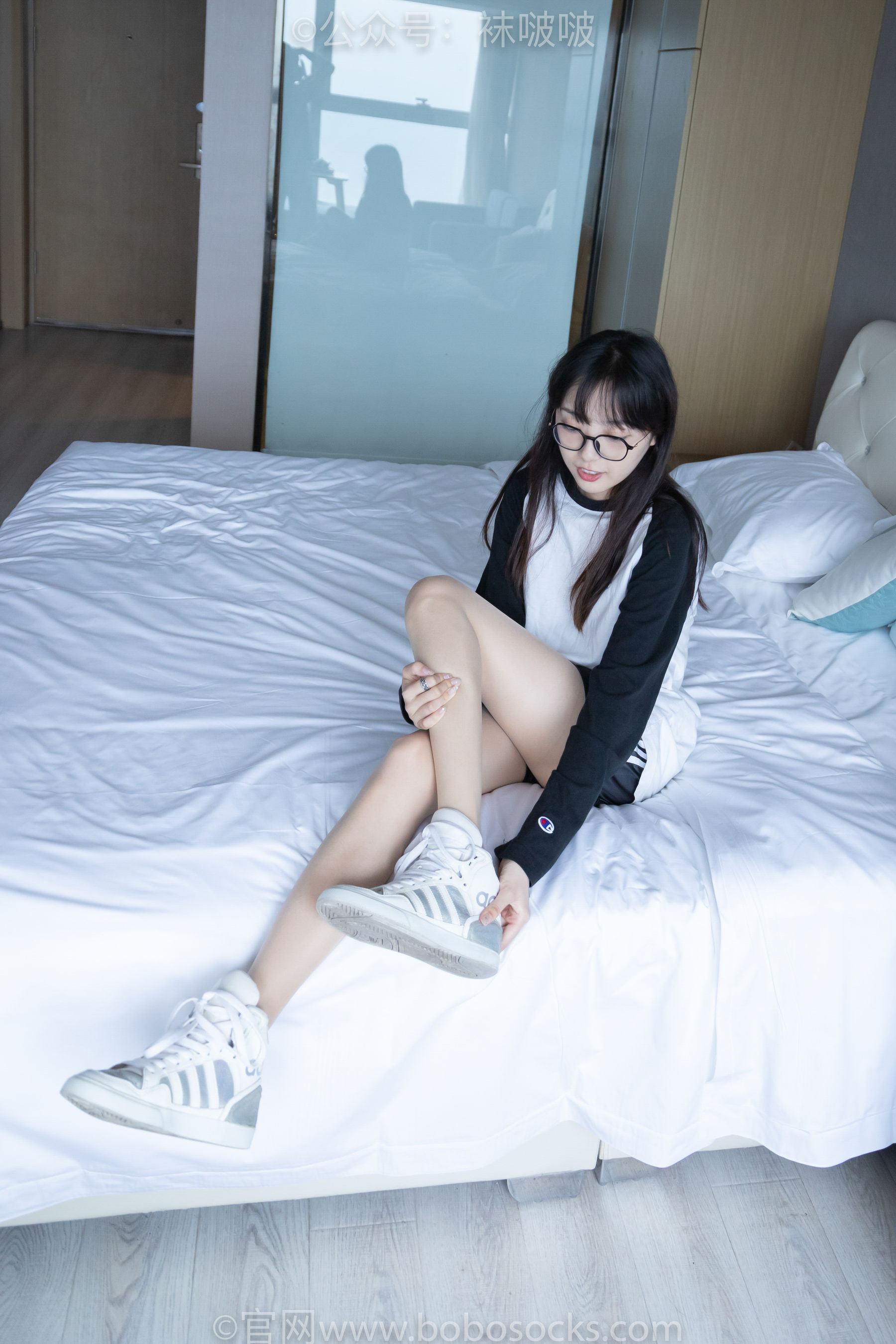 BoBoSocks袜啵啵 No.015 稚予-阿迪板鞋、白色短棉袜、肉丝