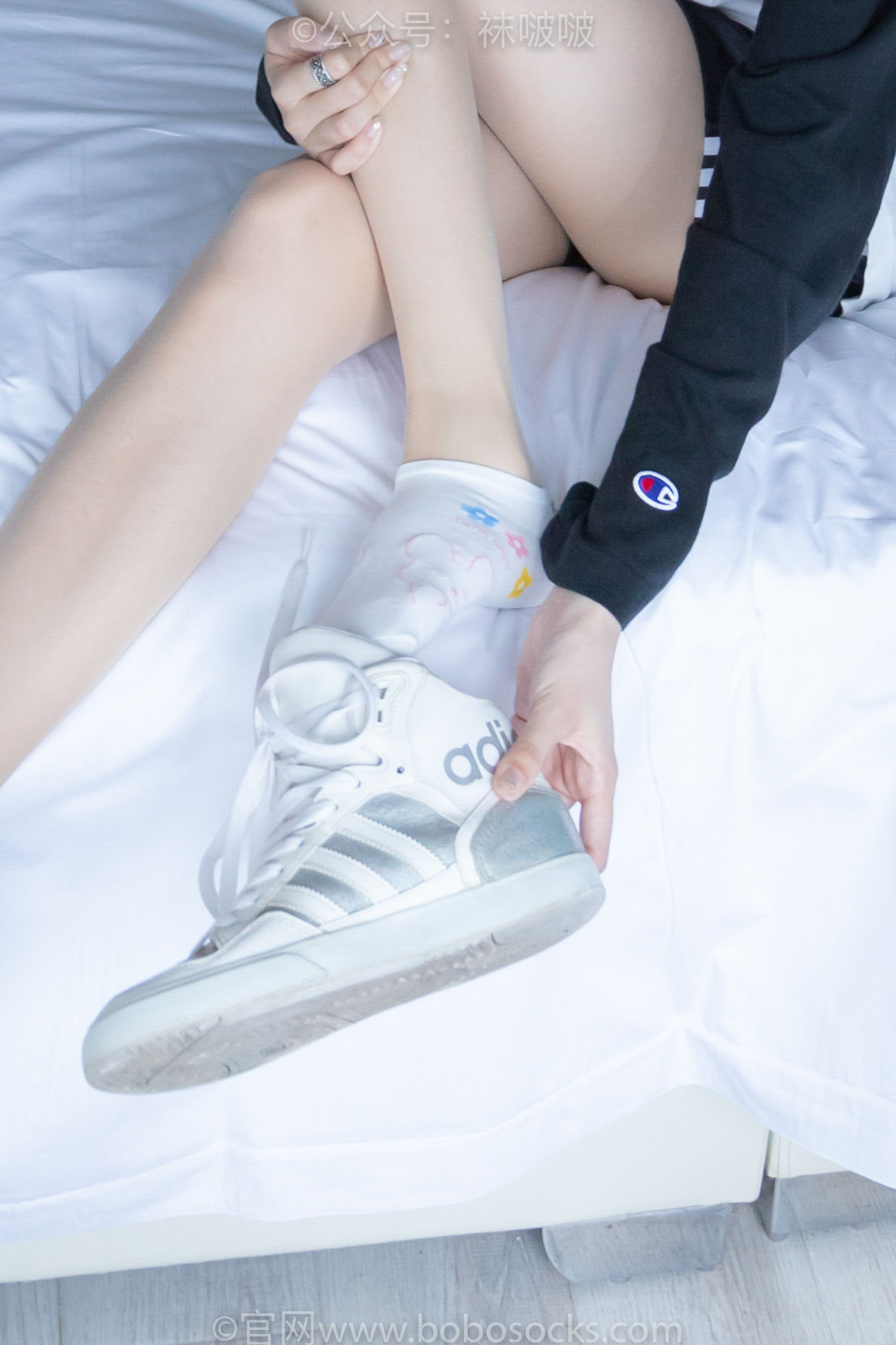 BoBoSocks袜啵啵 No.015 稚予-阿迪板鞋、白色短棉袜、肉丝