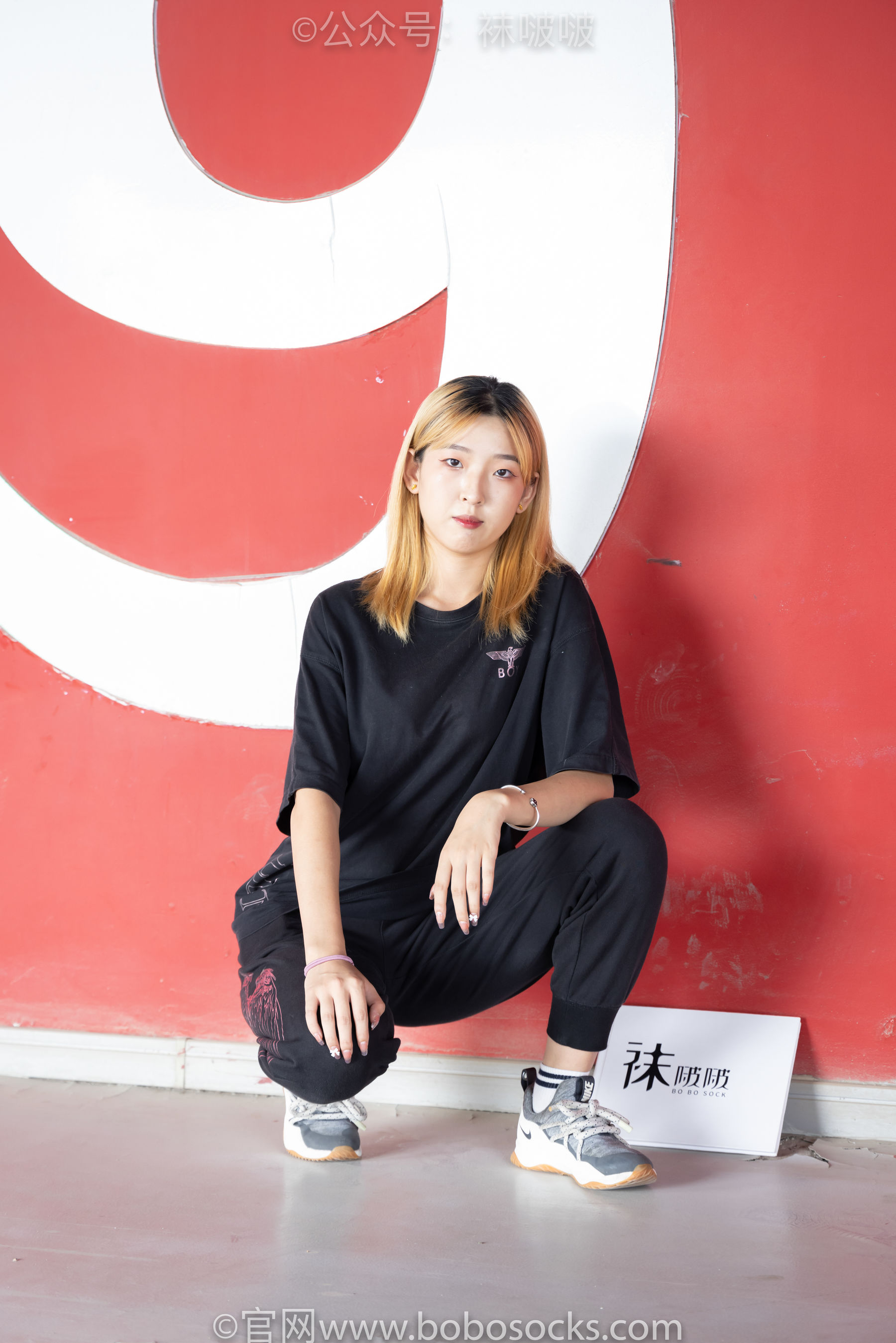 BoBoSocks袜啵啵 No.018 木木-运动鞋、白棉袜、裸足