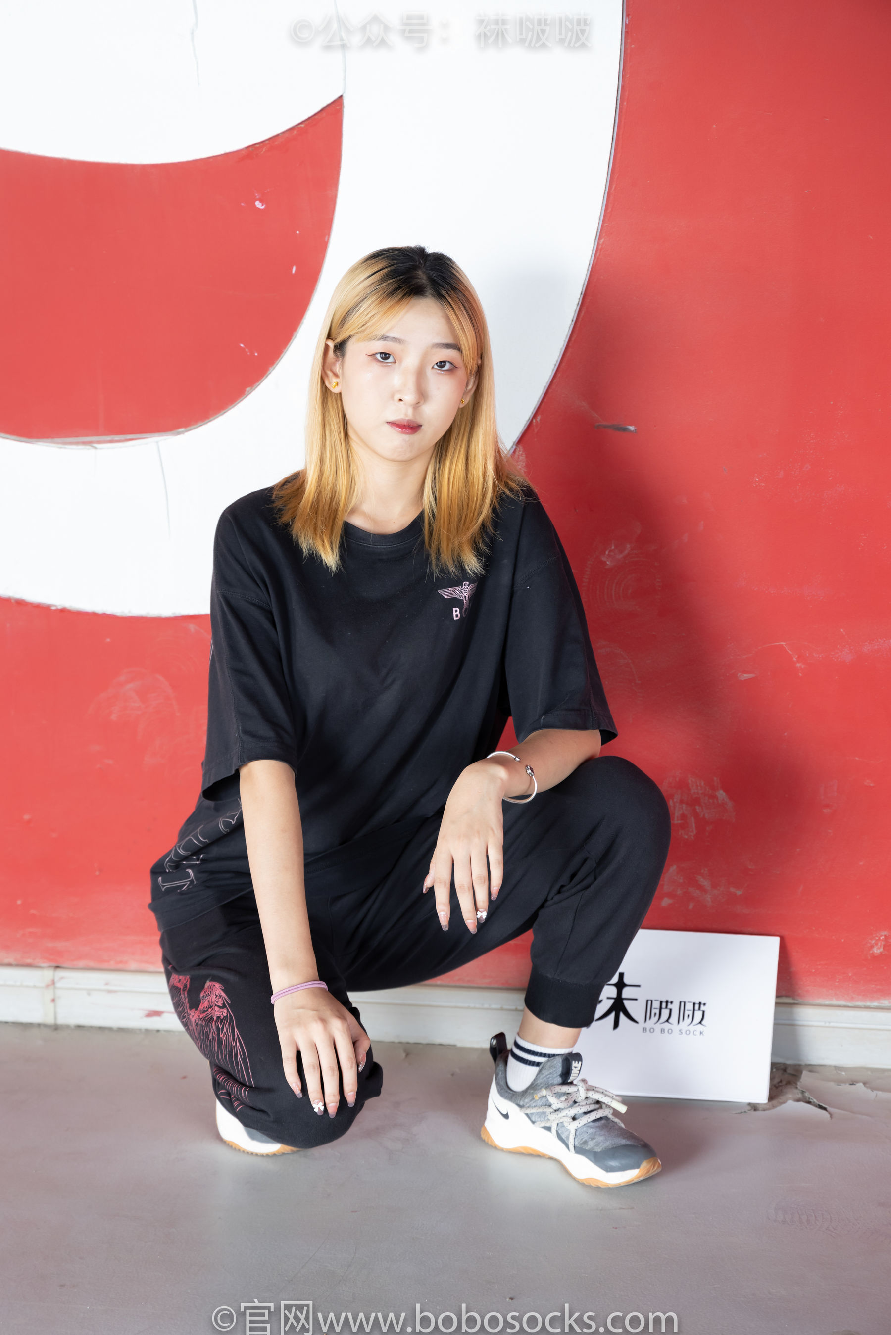 BoBoSocks袜啵啵 No.018 木木-运动鞋、白棉袜、裸足