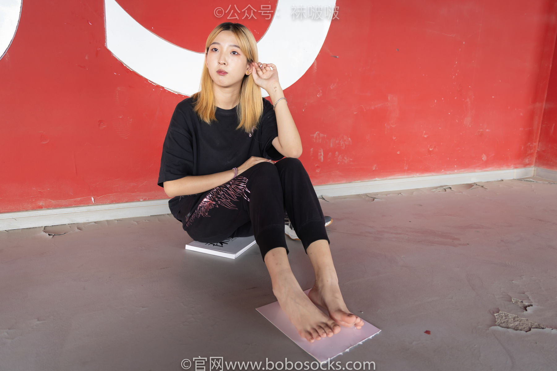 BoBoSocks袜啵啵 No.018 木木-运动鞋、白棉袜、裸足