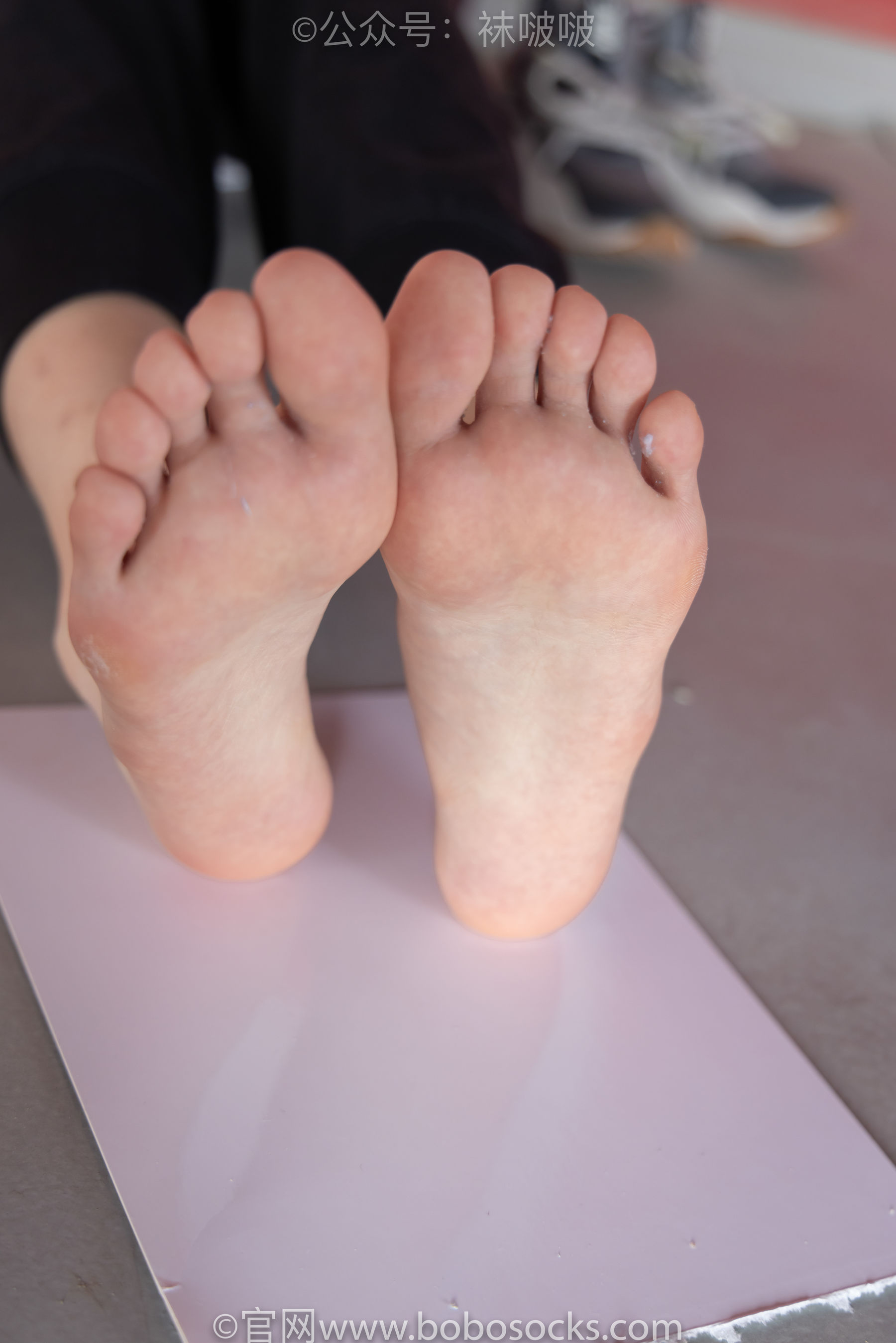 BoBoSocks袜啵啵 No.018 木木-运动鞋、白棉袜、裸足