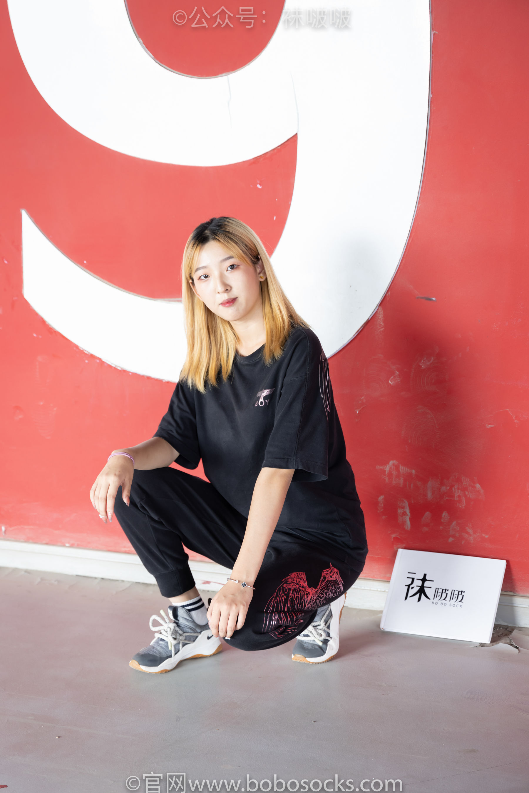BoBoSocks袜啵啵 No.018 木木-运动鞋、白棉袜、裸足