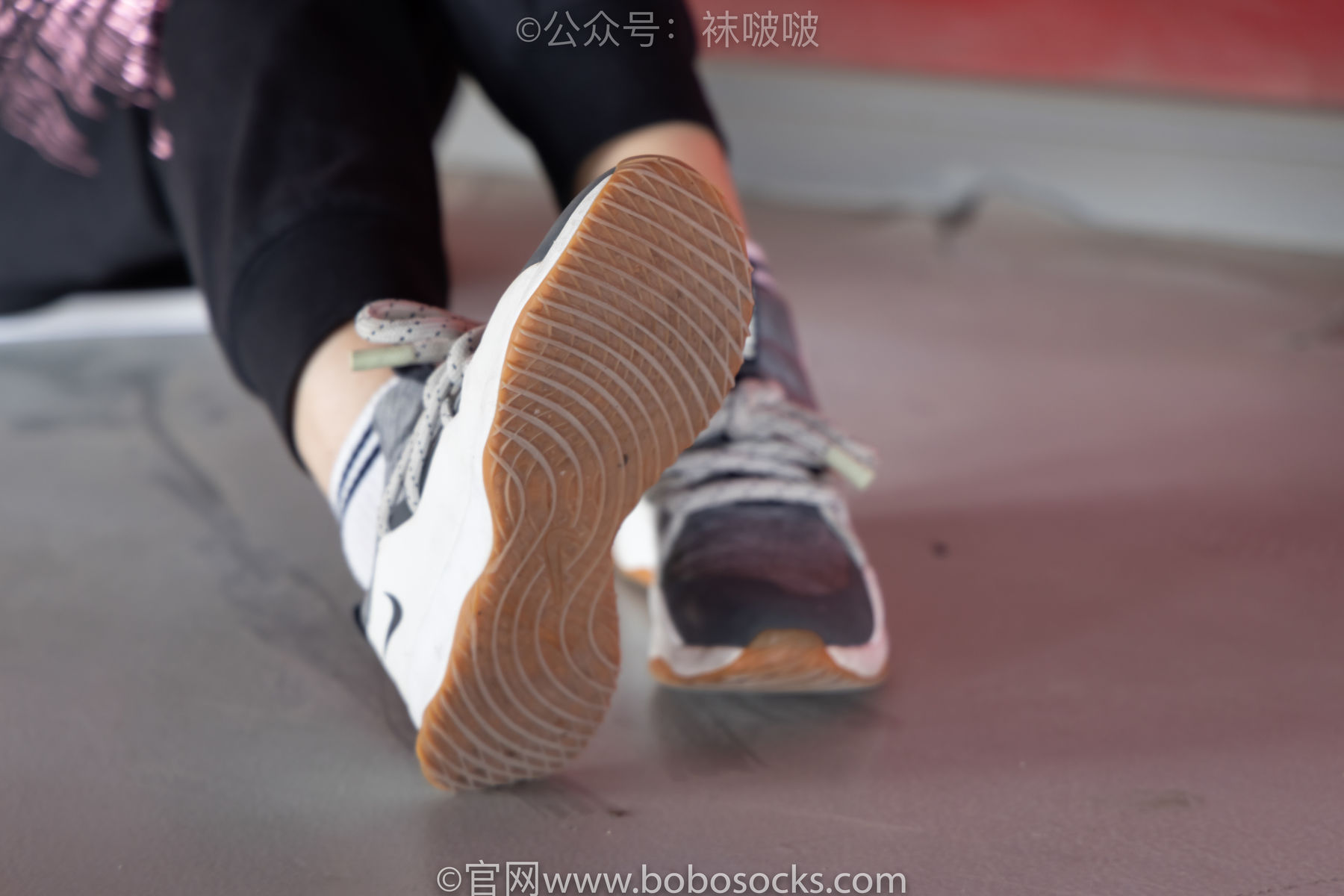 BoBoSocks袜啵啵 No.018 木木-运动鞋、白棉袜、裸足
