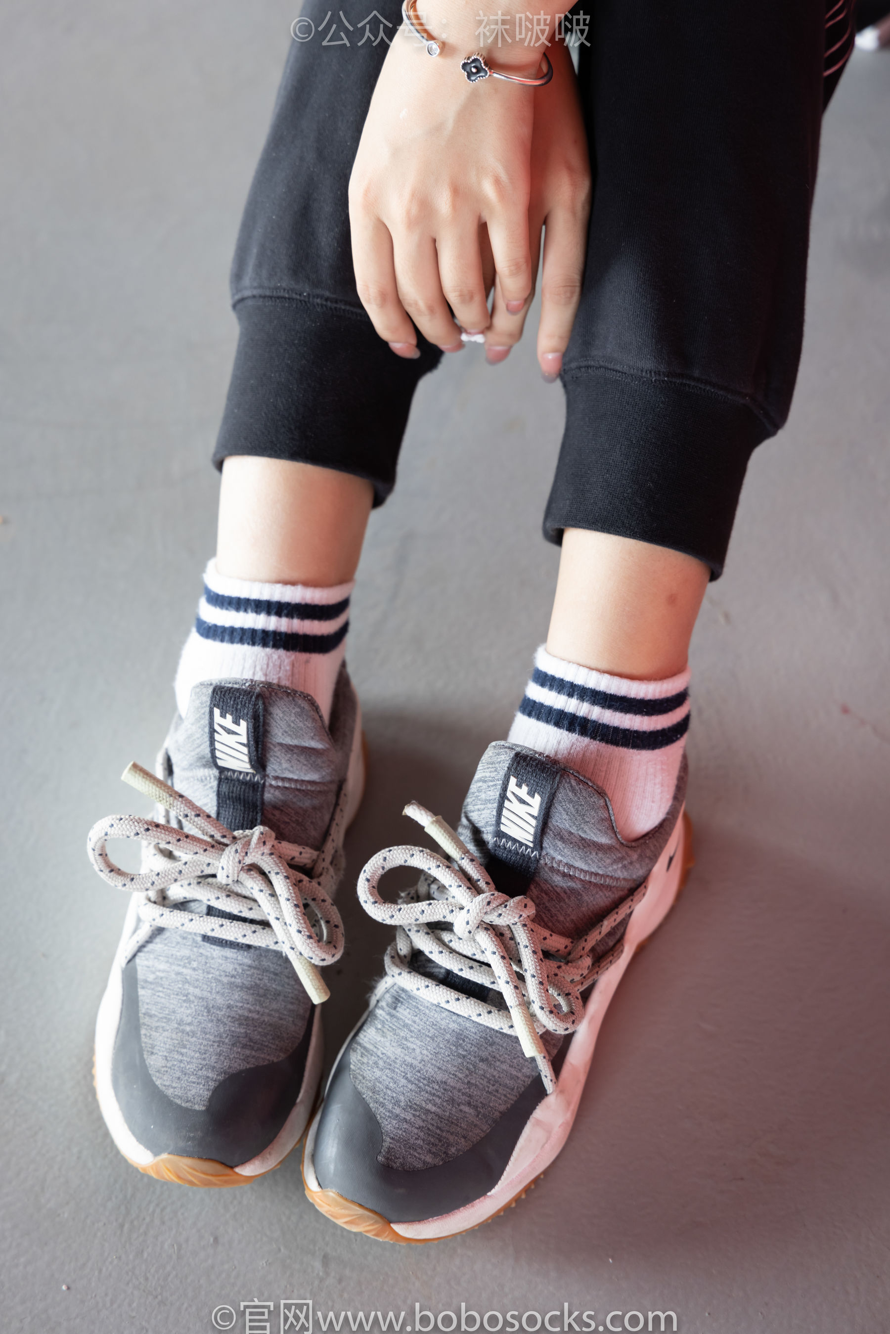 BoBoSocks袜啵啵 No.018 木木-运动鞋、白棉袜、裸足