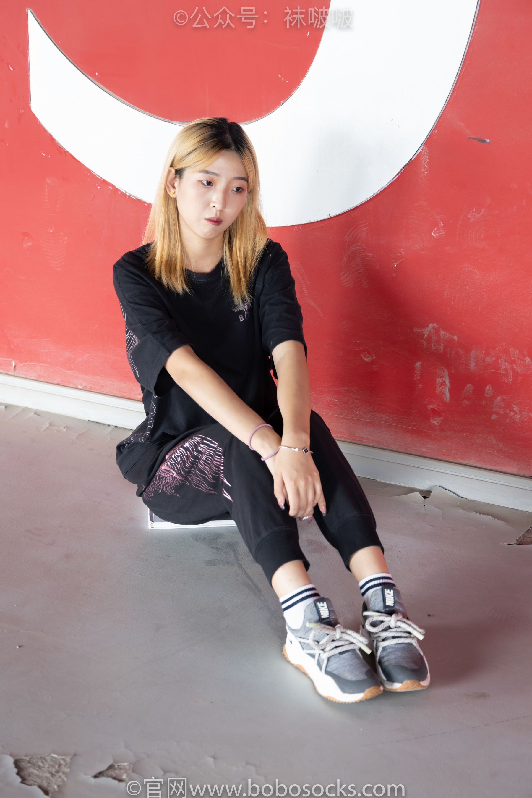 BoBoSocks袜啵啵 No.018 木木-运动鞋、白棉袜、裸足