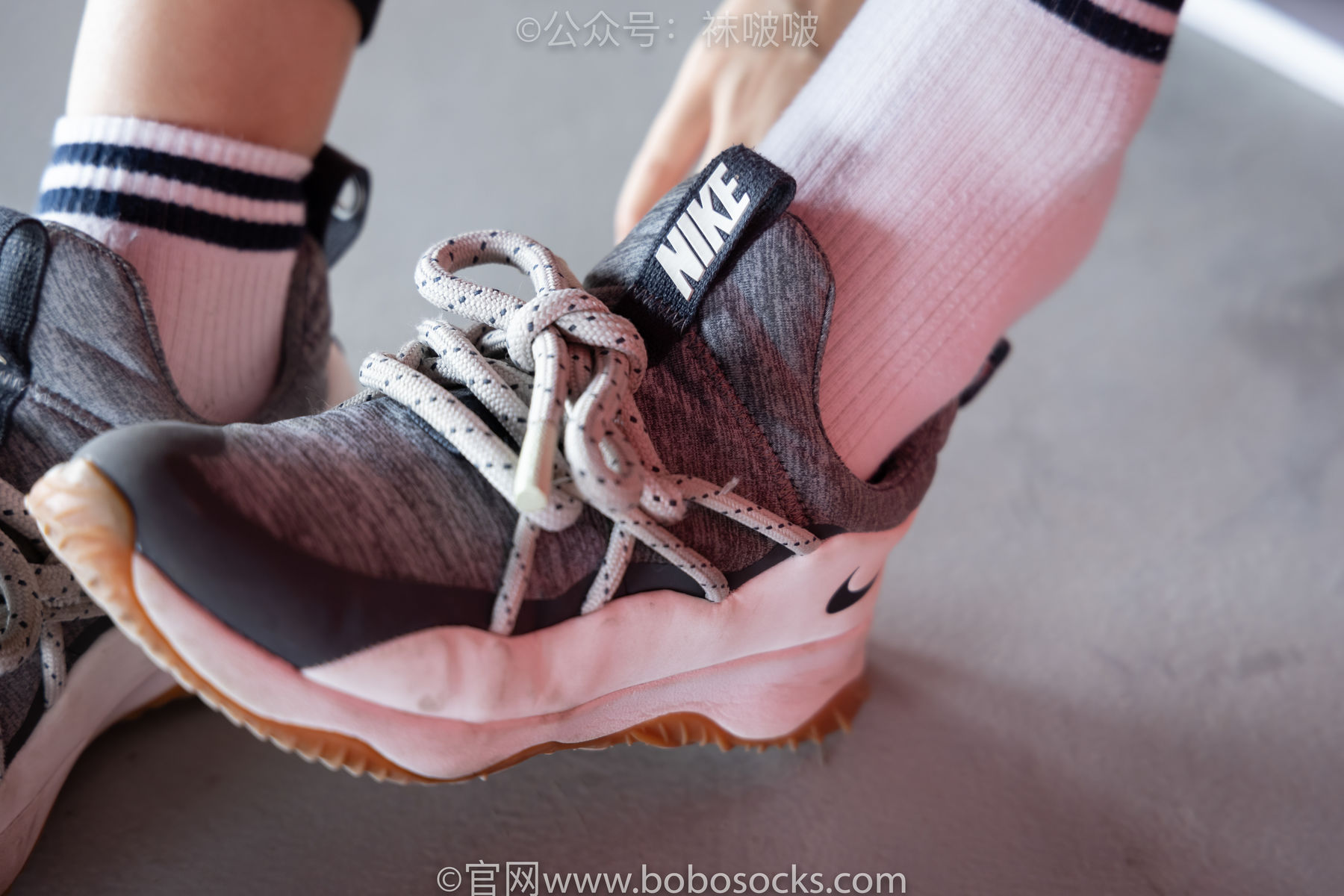 BoBoSocks袜啵啵 No.018 木木-运动鞋、白棉袜、裸足