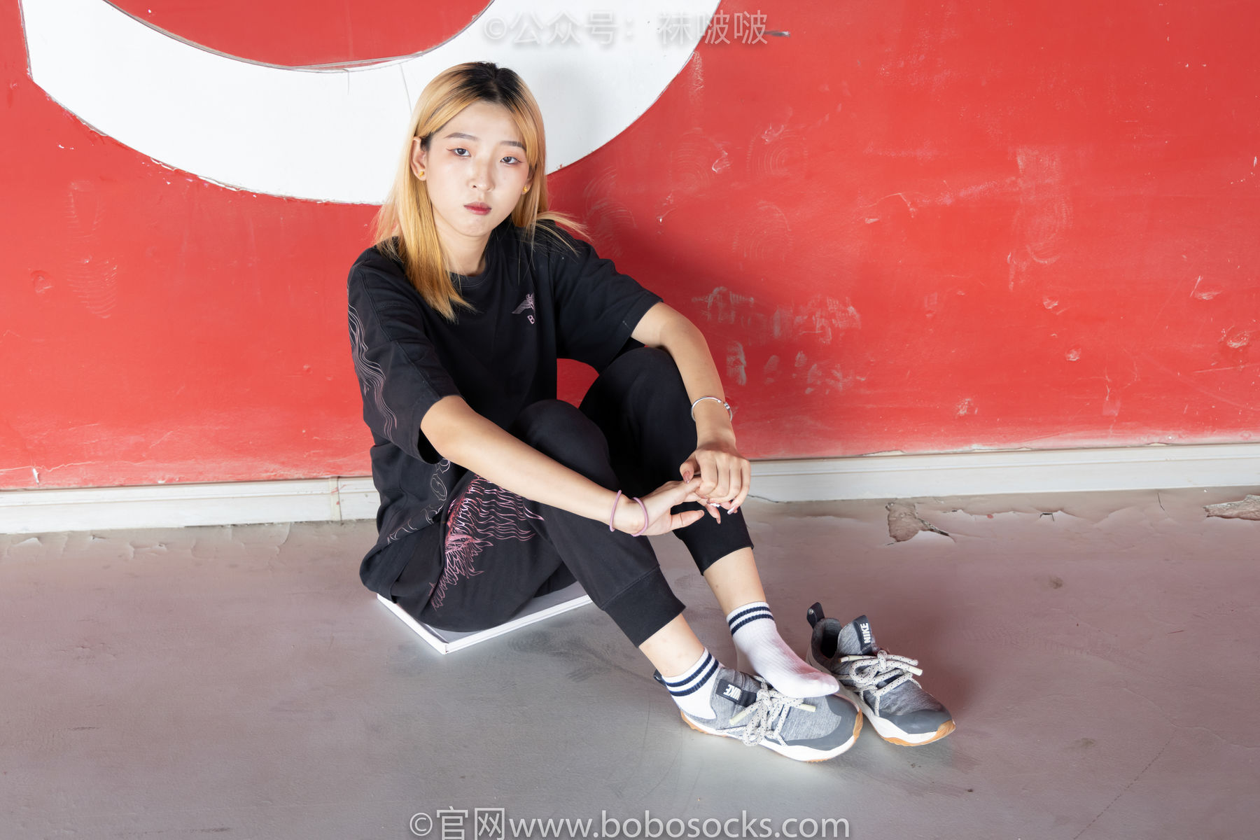 BoBoSocks袜啵啵 No.018 木木-运动鞋、白棉袜、裸足