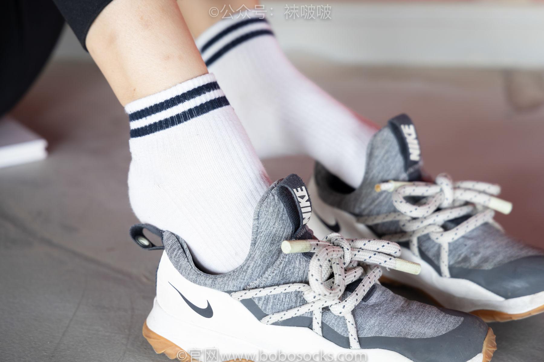 BoBoSocks袜啵啵 No.018 木木-运动鞋、白棉袜、裸足