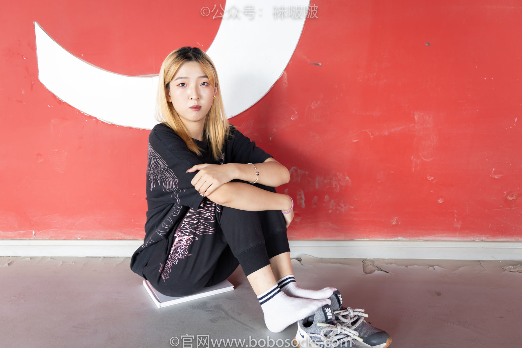 BoBoSocks袜啵啵 No.018 木木-运动鞋、白棉袜、裸足