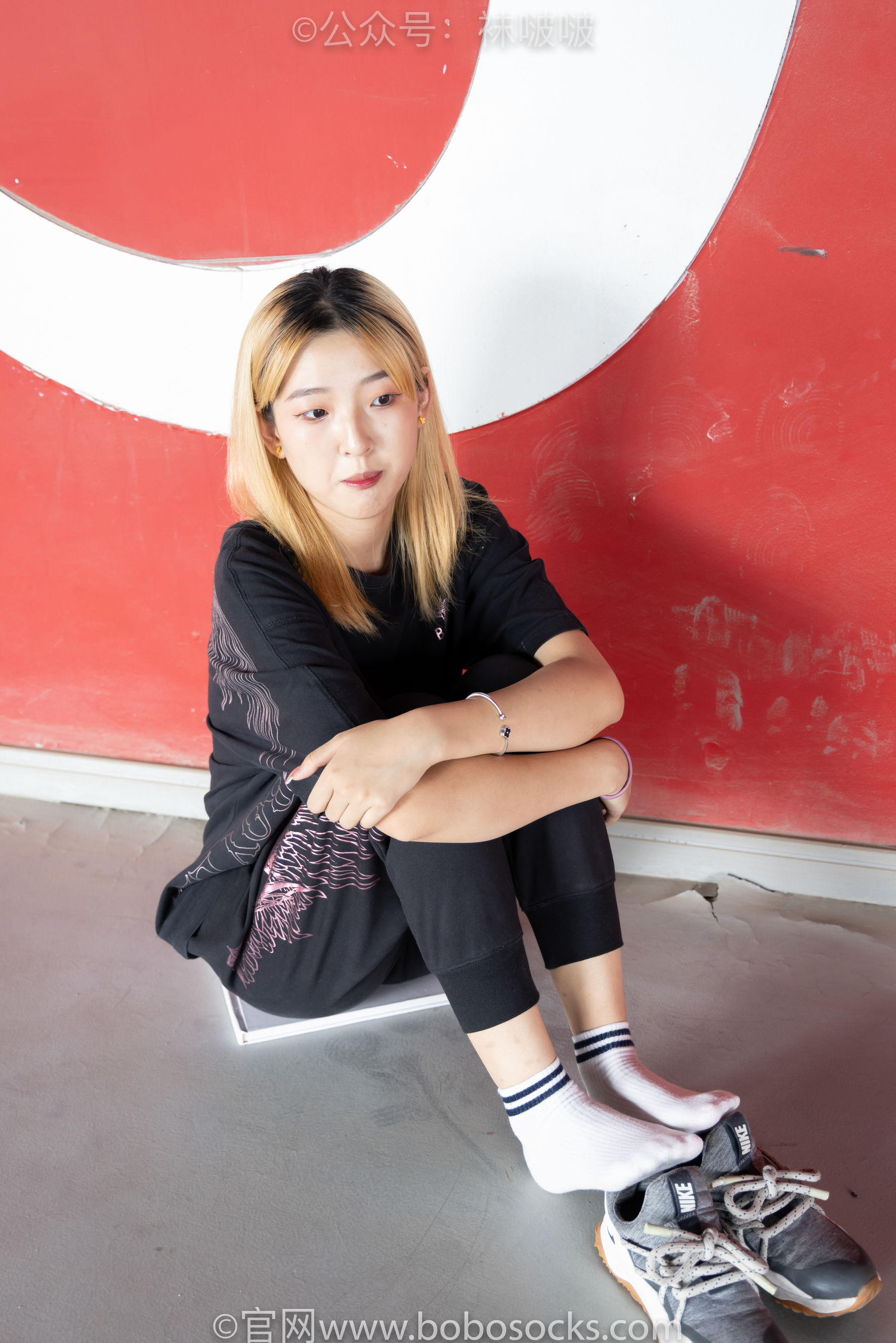 BoBoSocks袜啵啵 No.018 木木-运动鞋、白棉袜、裸足