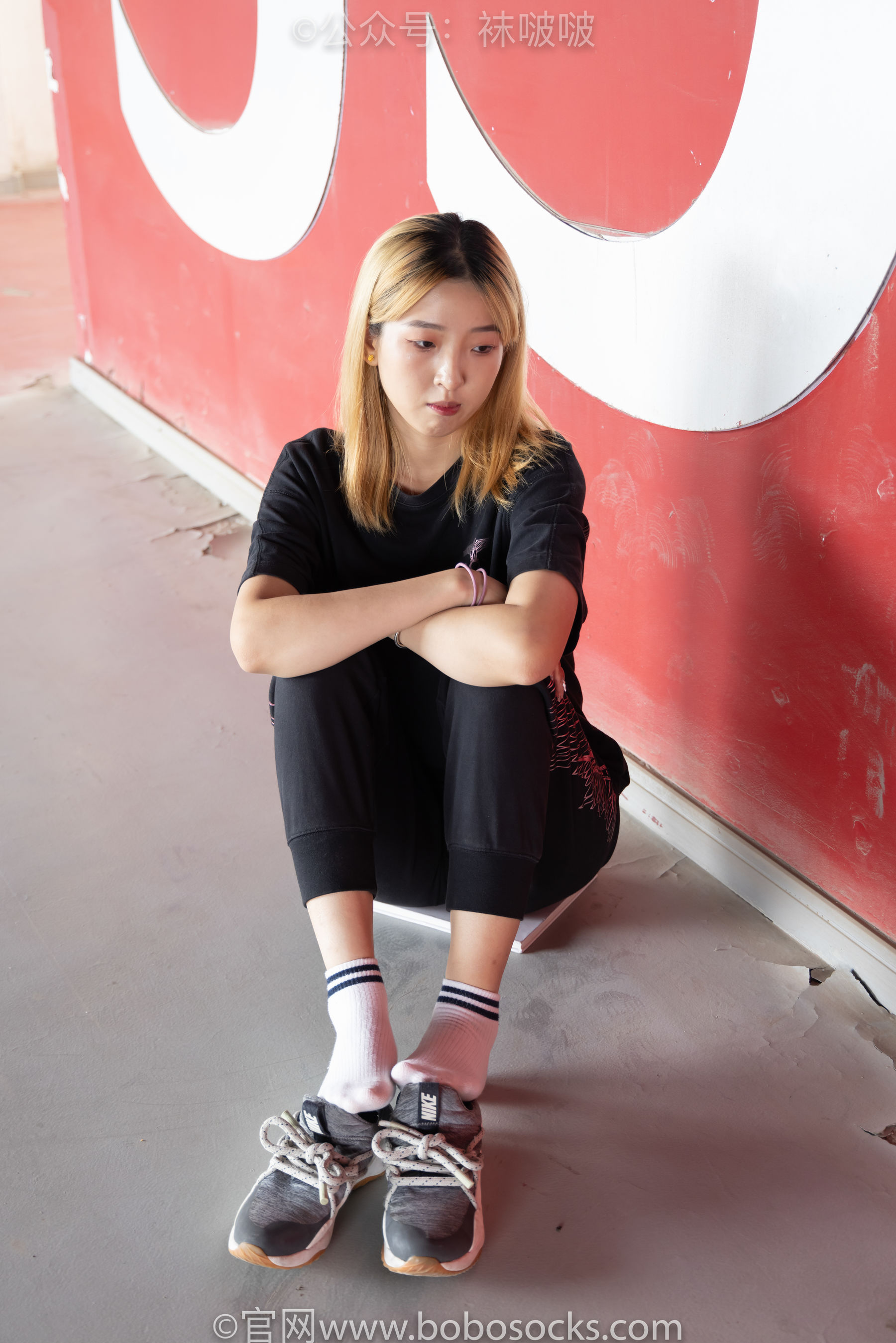 BoBoSocks袜啵啵 No.018 木木-运动鞋、白棉袜、裸足