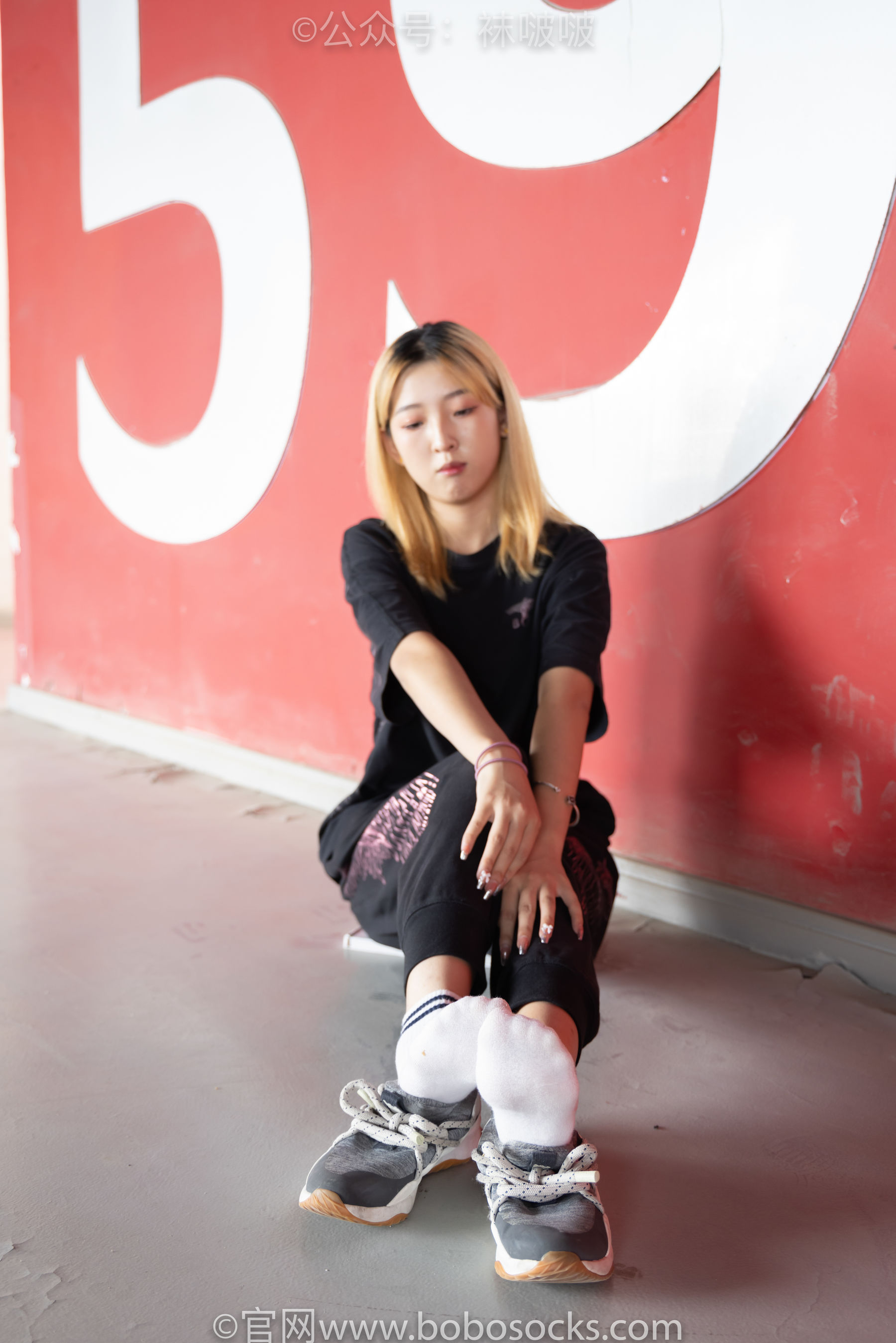 BoBoSocks袜啵啵 No.018 木木-运动鞋、白棉袜、裸足