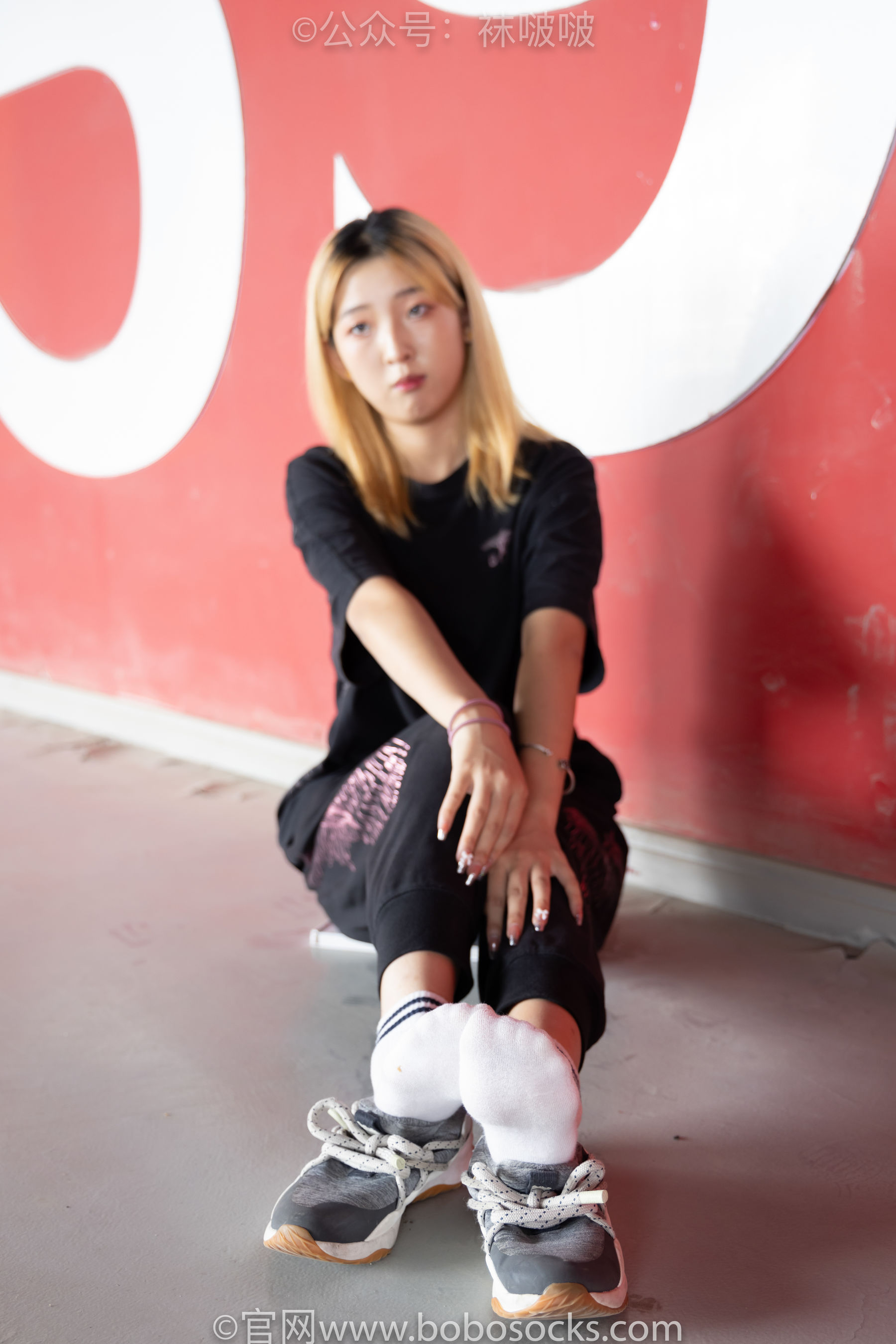 BoBoSocks袜啵啵 No.018 木木-运动鞋、白棉袜、裸足