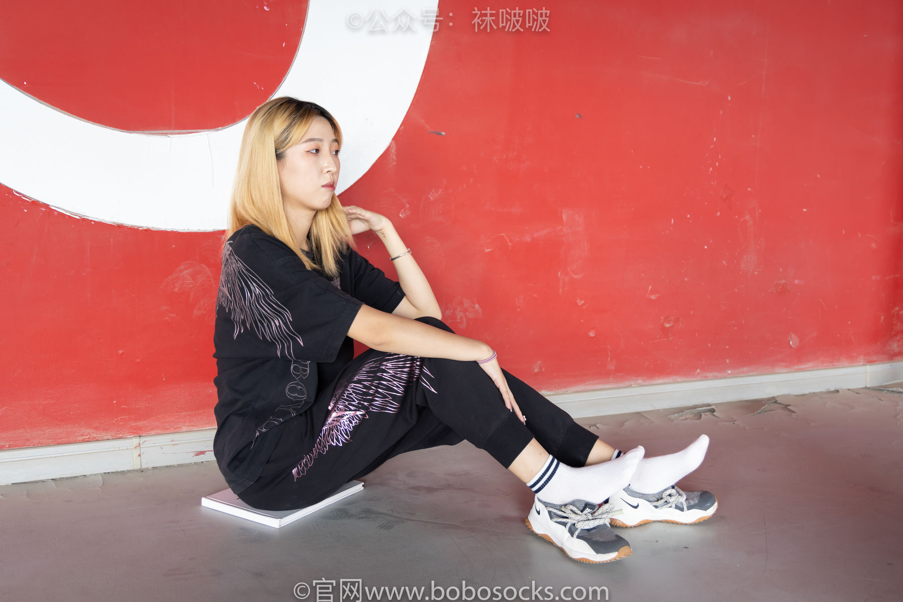BoBoSocks袜啵啵 No.018 木木-运动鞋、白棉袜、裸足