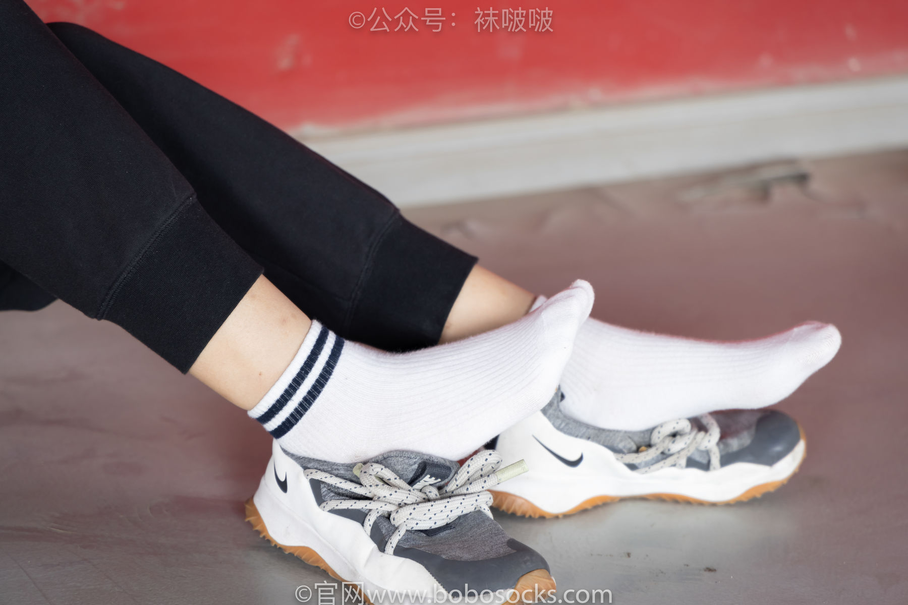 BoBoSocks袜啵啵 No.018 木木-运动鞋、白棉袜、裸足