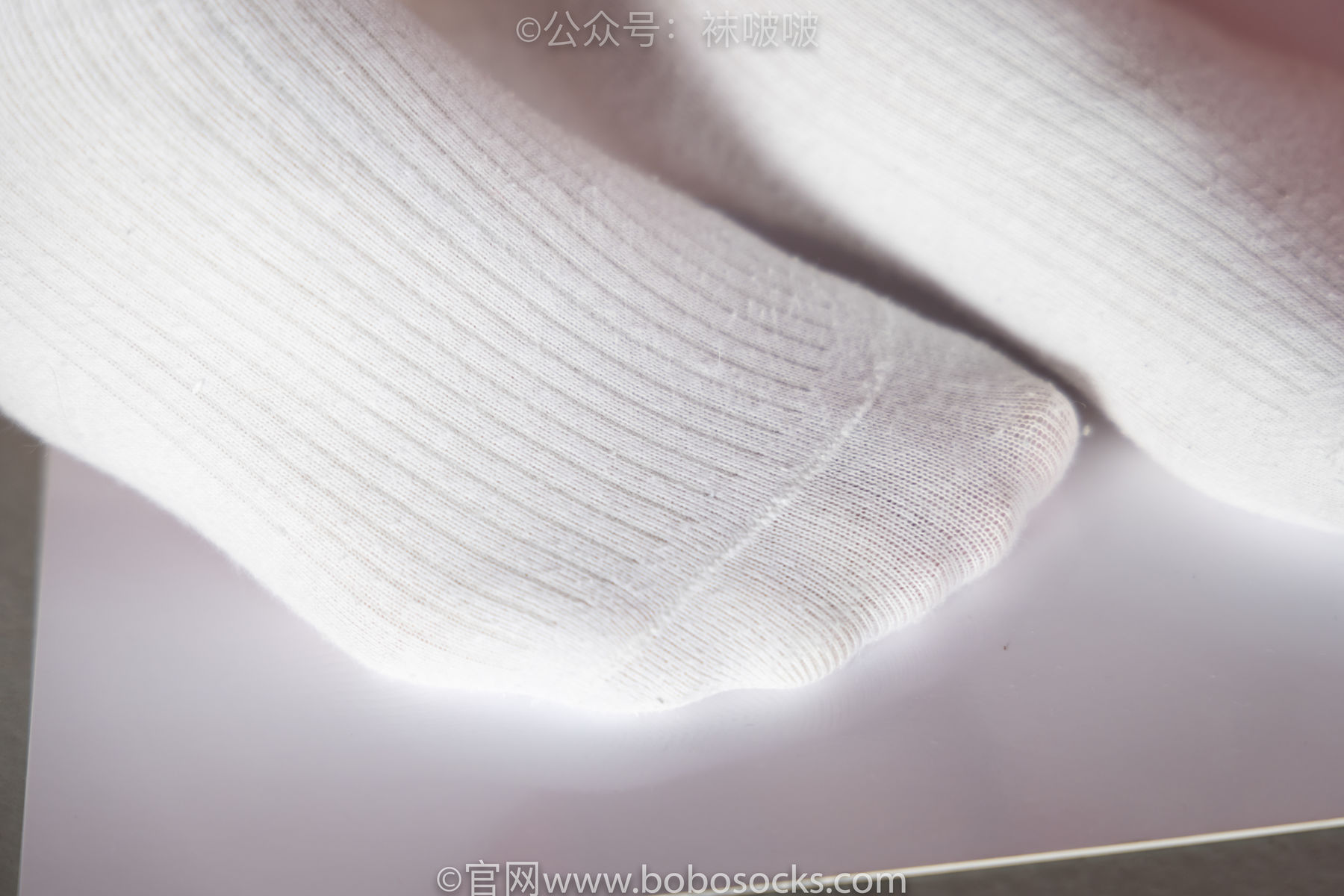 BoBoSocks袜啵啵 No.018 木木-运动鞋、白棉袜、裸足