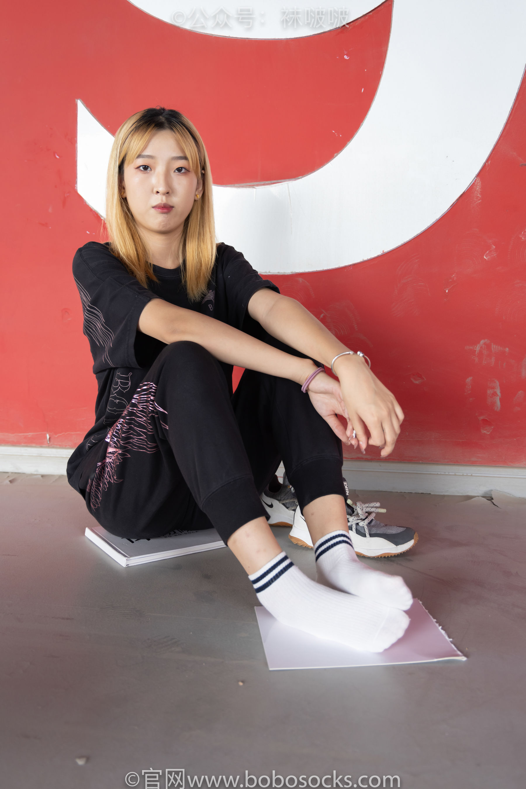 BoBoSocks袜啵啵 No.018 木木-运动鞋、白棉袜、裸足