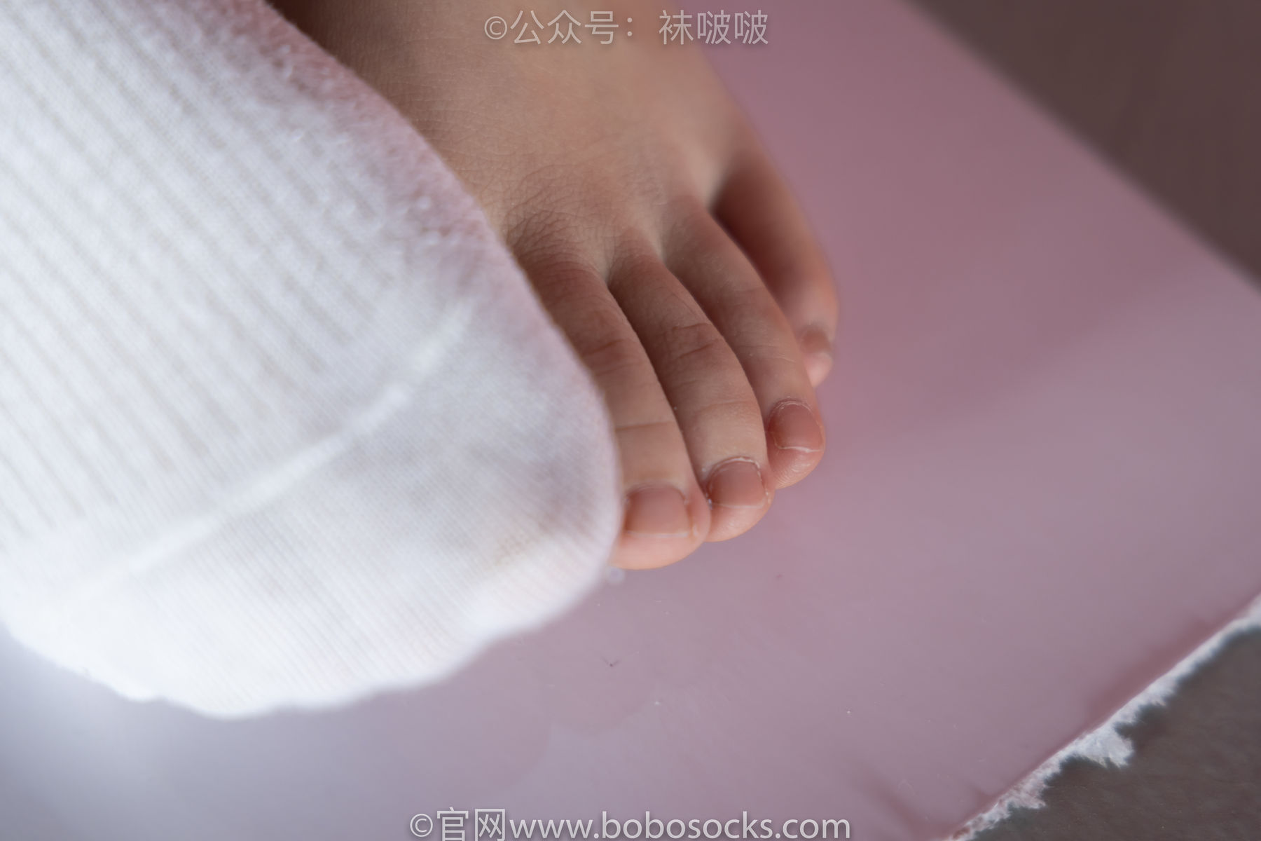 BoBoSocks袜啵啵 No.018 木木-运动鞋、白棉袜、裸足