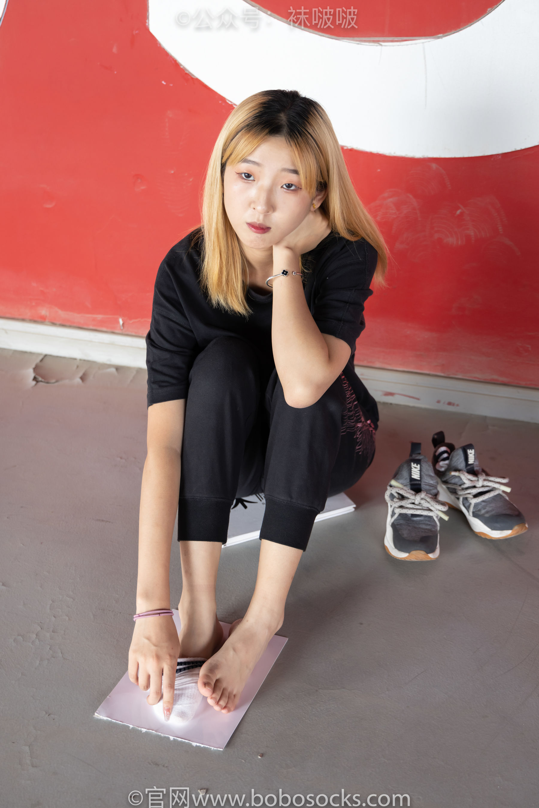BoBoSocks袜啵啵 No.018 木木-运动鞋、白棉袜、裸足