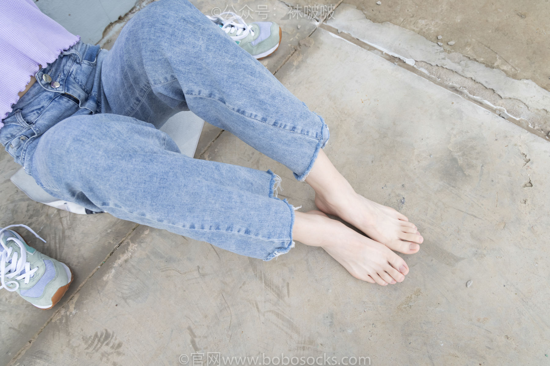 BoBoSocks袜啵啵 No.020 熊熊-NB运动鞋、蓝色短棉袜、裸足