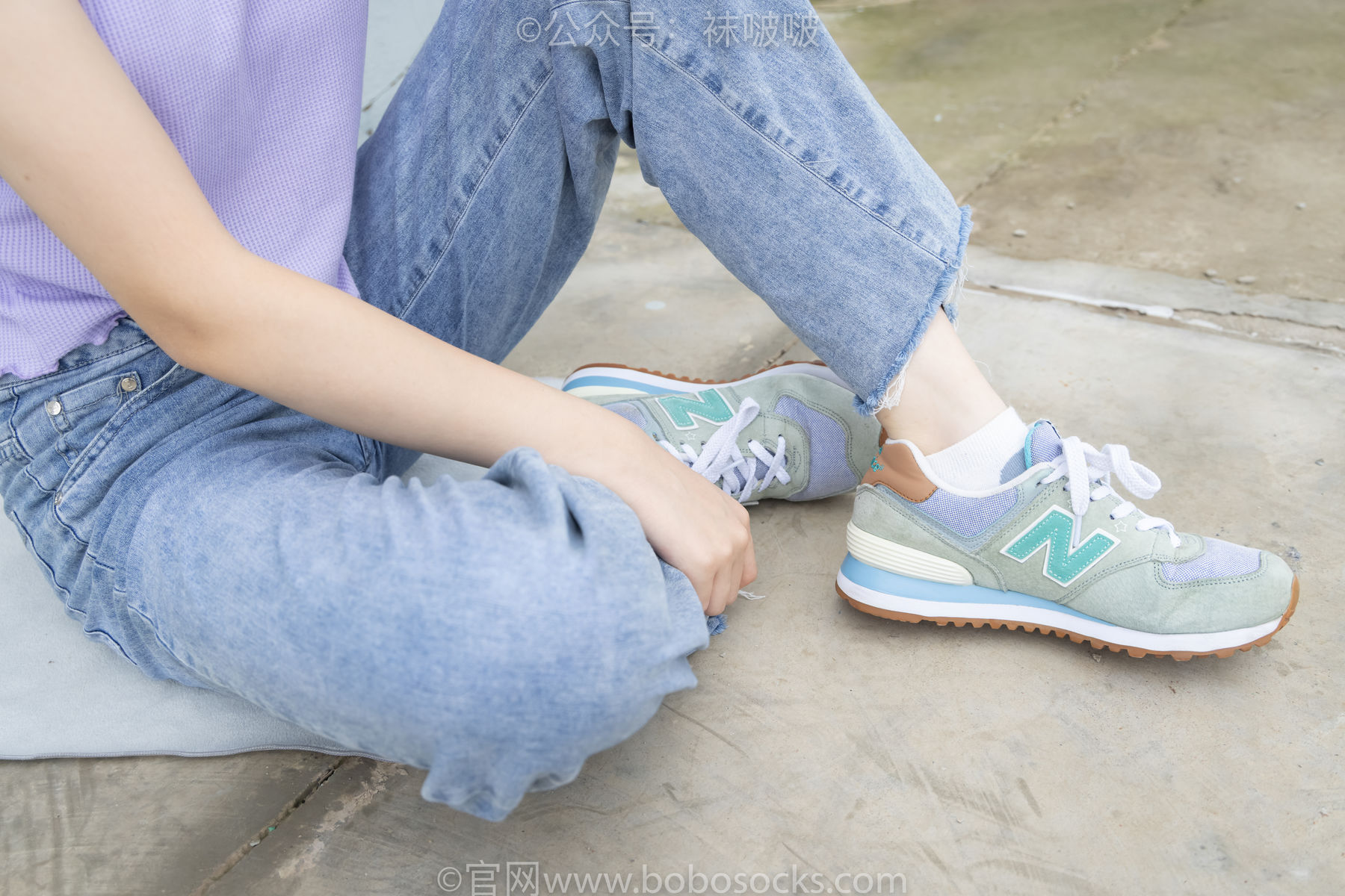 BoBoSocks袜啵啵 No.020 熊熊-NB运动鞋、蓝色短棉袜、裸足