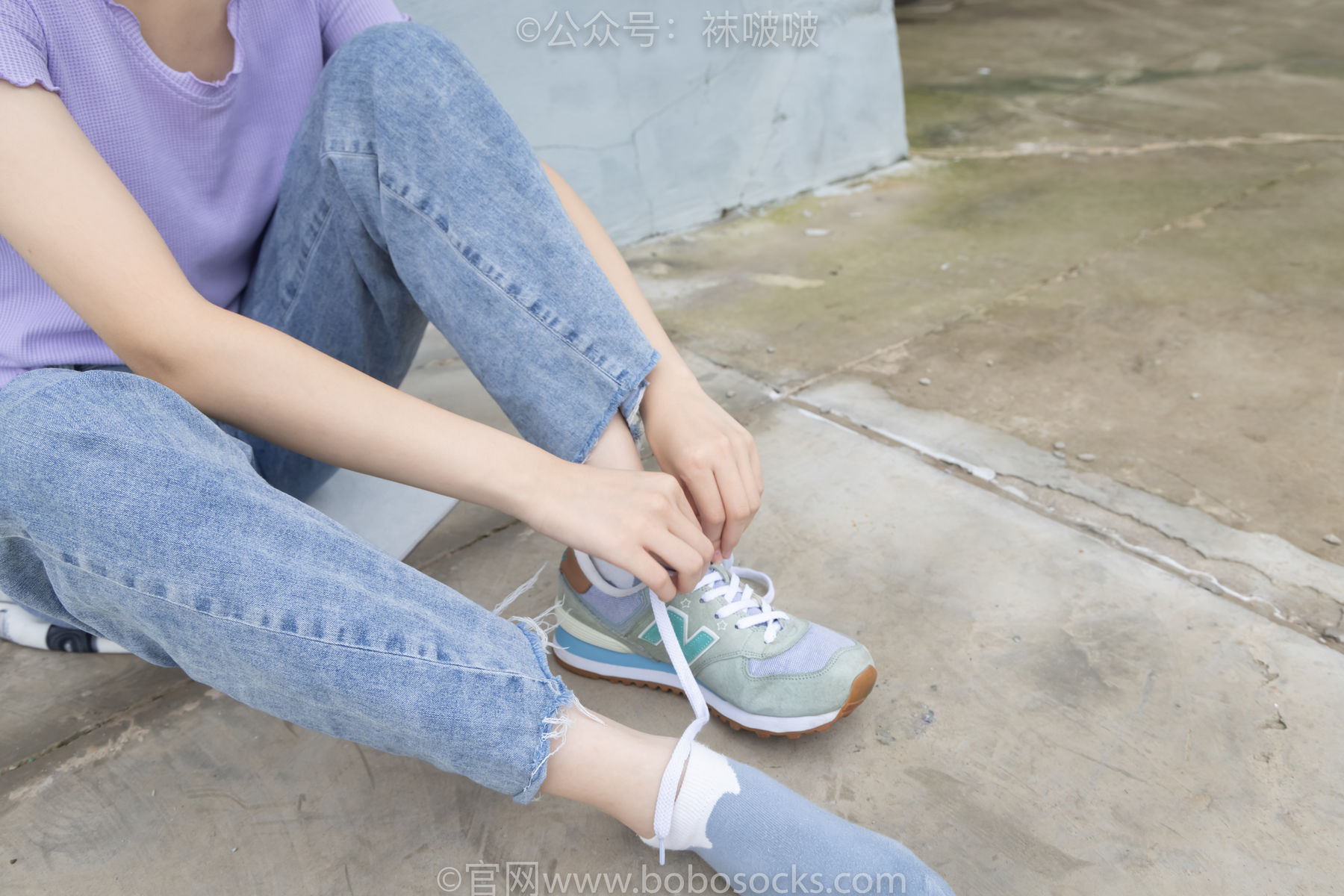 BoBoSocks袜啵啵 No.020 熊熊-NB运动鞋、蓝色短棉袜、裸足