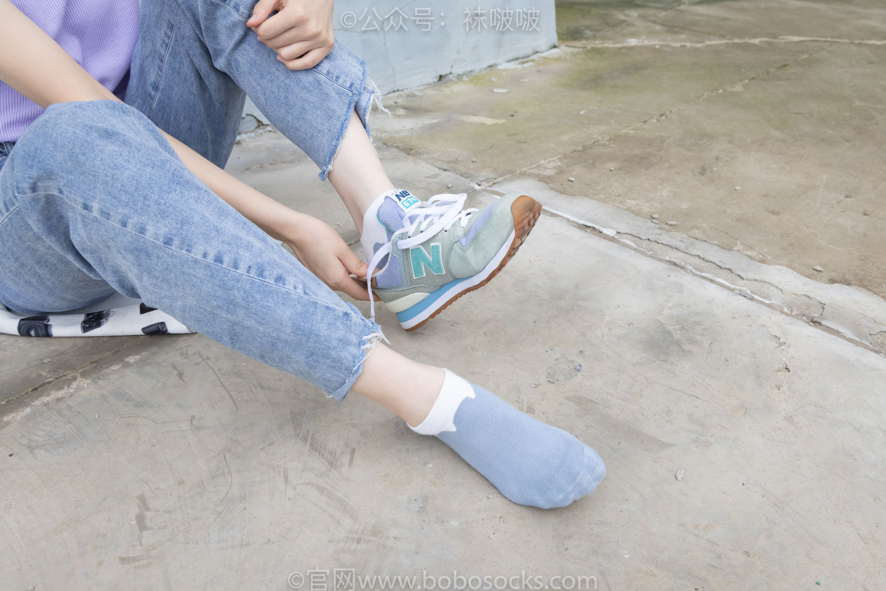 BoBoSocks袜啵啵 No.020 熊熊-NB运动鞋、蓝色短棉袜、裸足