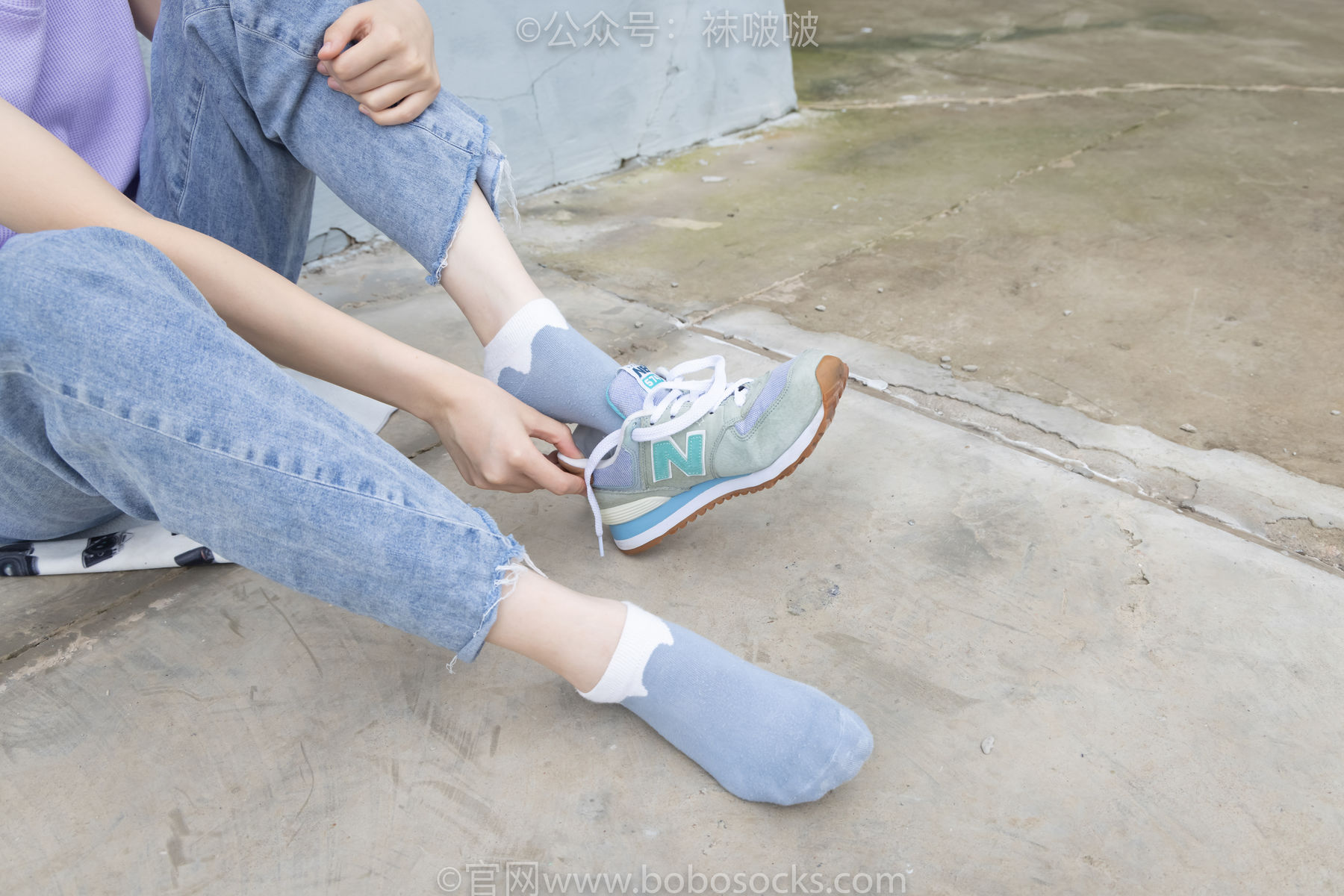 BoBoSocks袜啵啵 No.020 熊熊-NB运动鞋、蓝色短棉袜、裸足