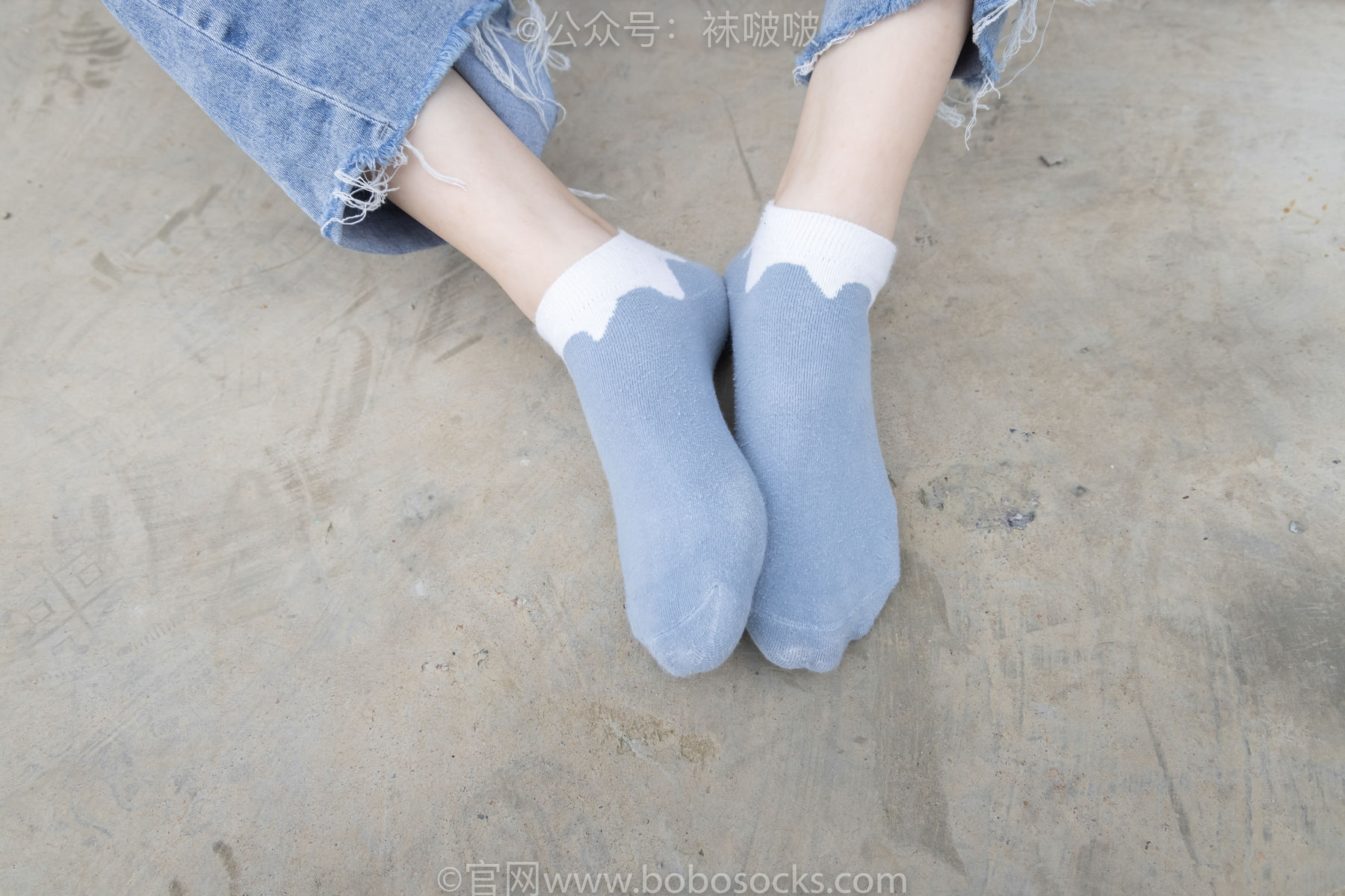 BoBoSocks袜啵啵 No.020 熊熊-NB运动鞋、蓝色短棉袜、裸足