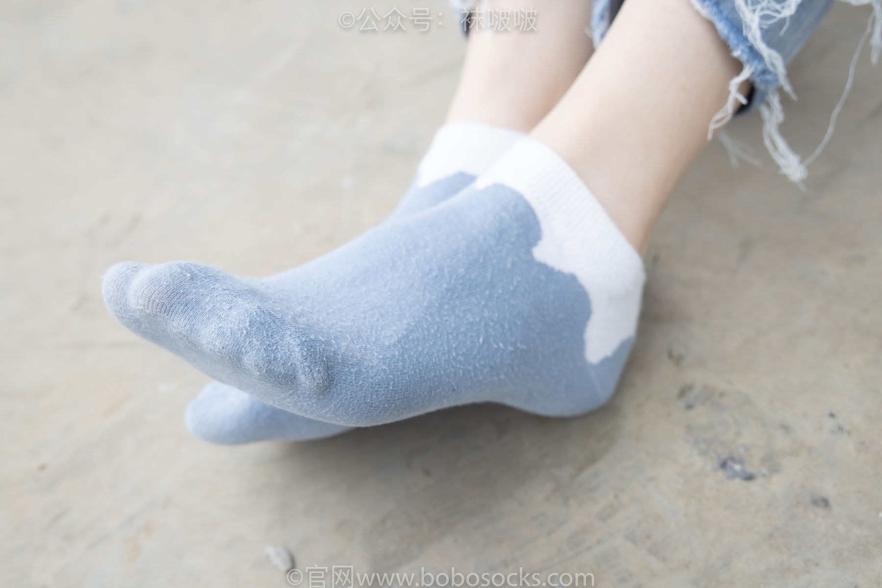 BoBoSocks袜啵啵 No.020 熊熊-NB运动鞋、蓝色短棉袜、裸足