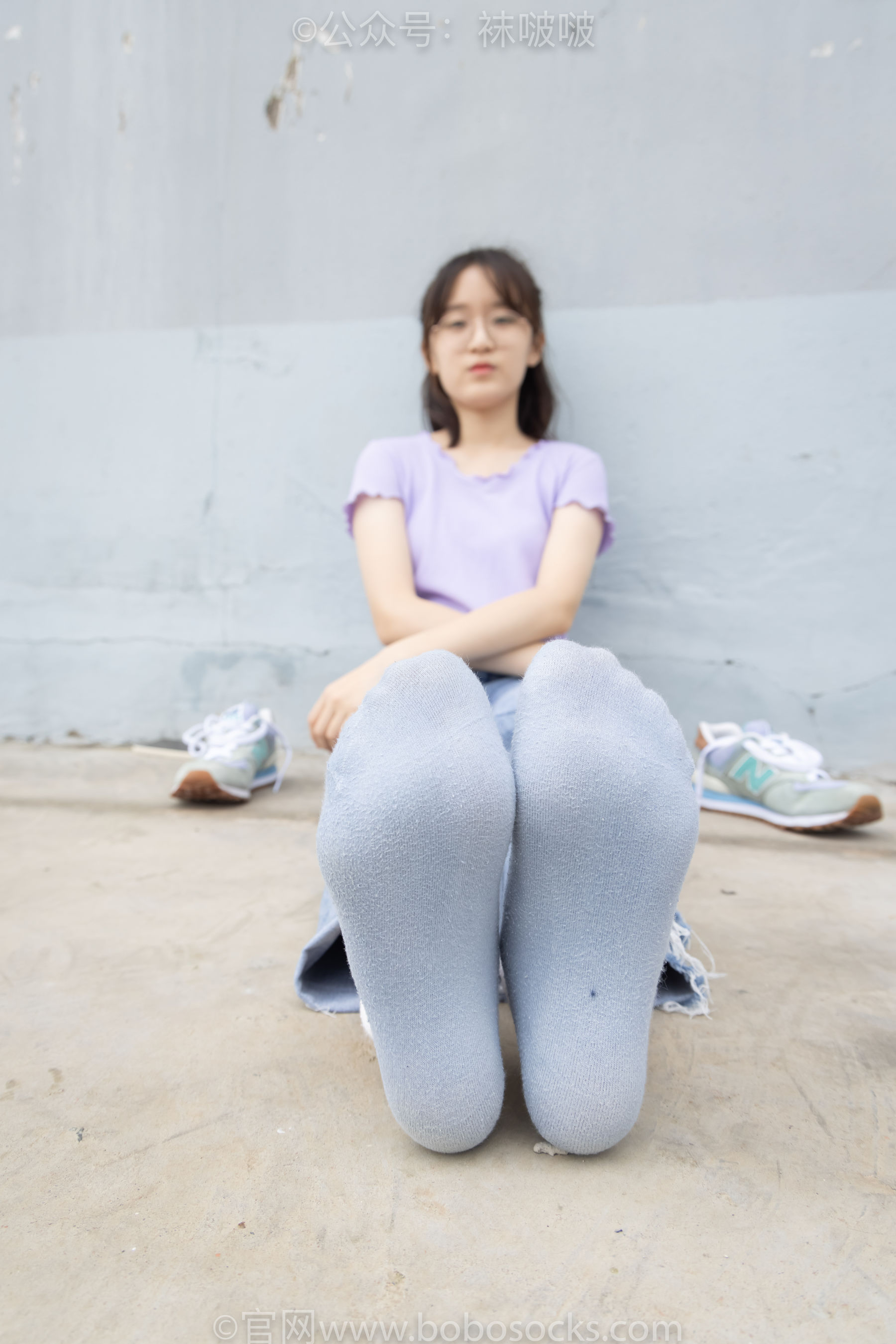 BoBoSocks袜啵啵 No.020 熊熊-NB运动鞋、蓝色短棉袜、裸足