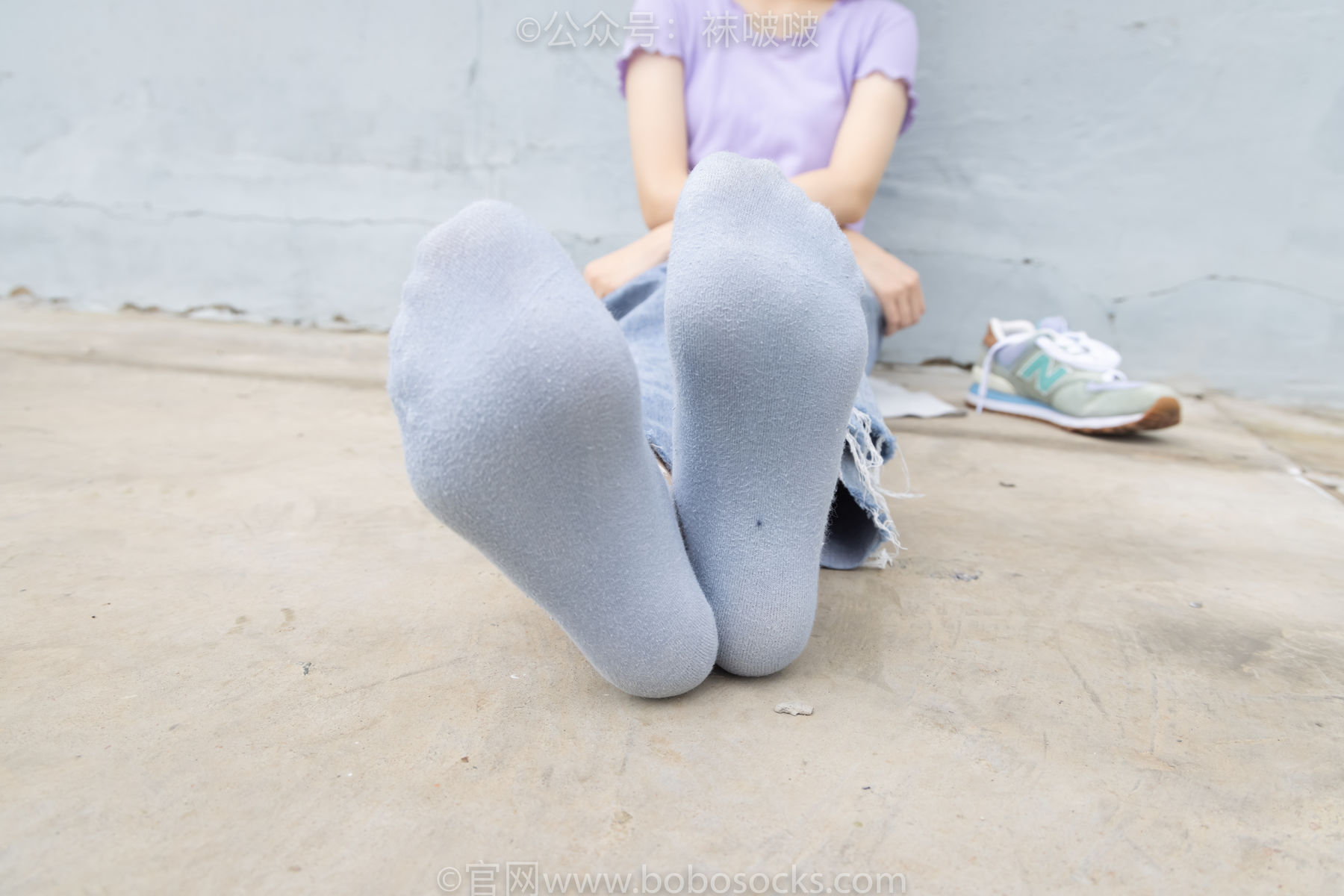 BoBoSocks袜啵啵 No.020 熊熊-NB运动鞋、蓝色短棉袜、裸足