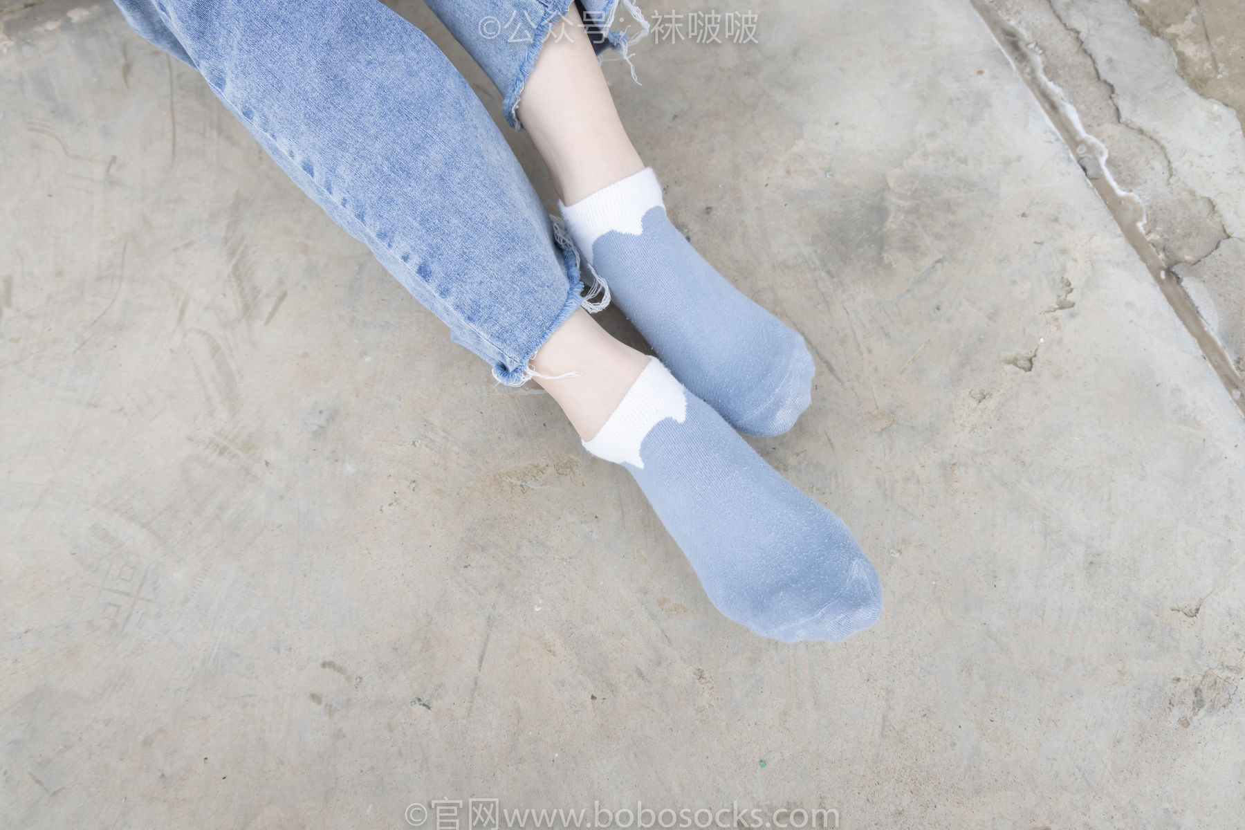 BoBoSocks袜啵啵 No.020 熊熊-NB运动鞋、蓝色短棉袜、裸足