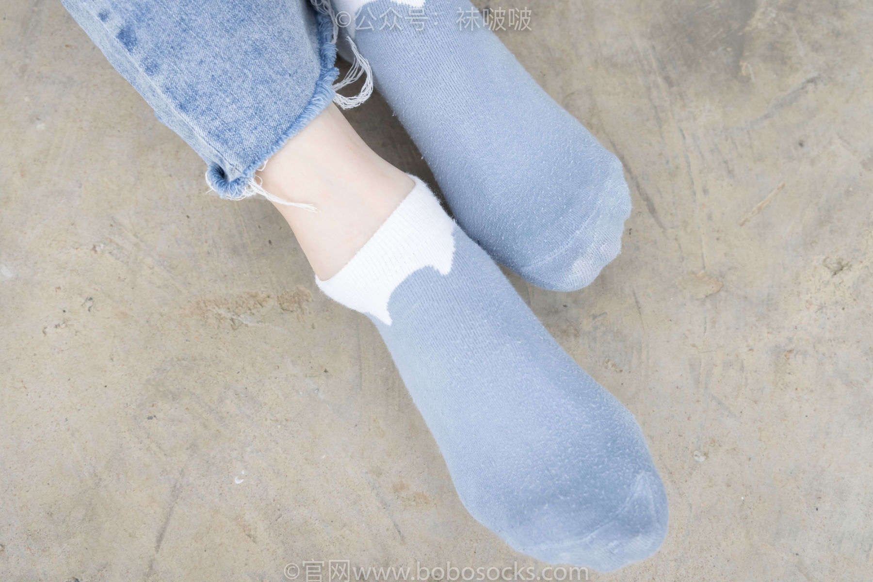 BoBoSocks袜啵啵 No.020 熊熊-NB运动鞋、蓝色短棉袜、裸足