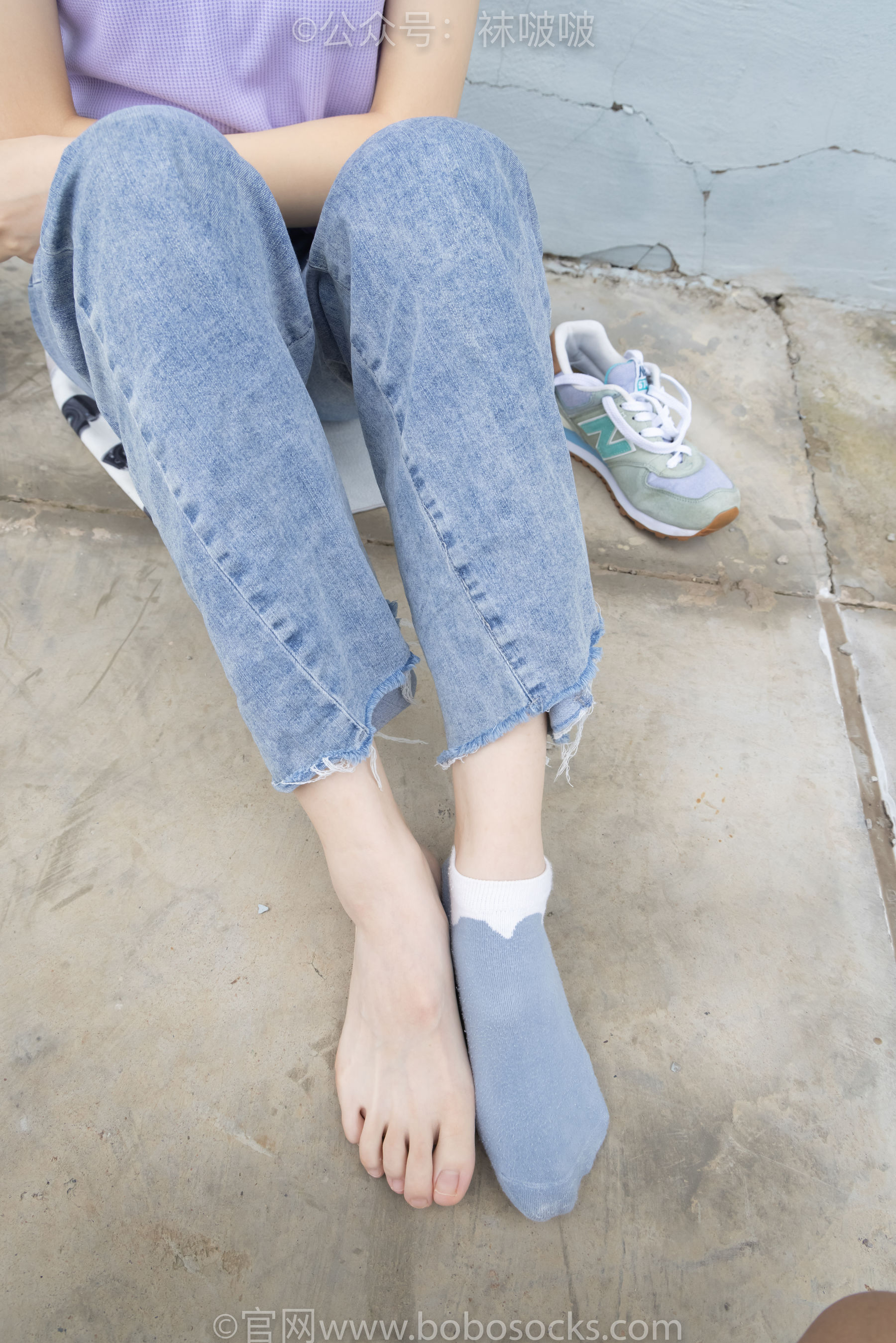 BoBoSocks袜啵啵 No.020 熊熊-NB运动鞋、蓝色短棉袜、裸足