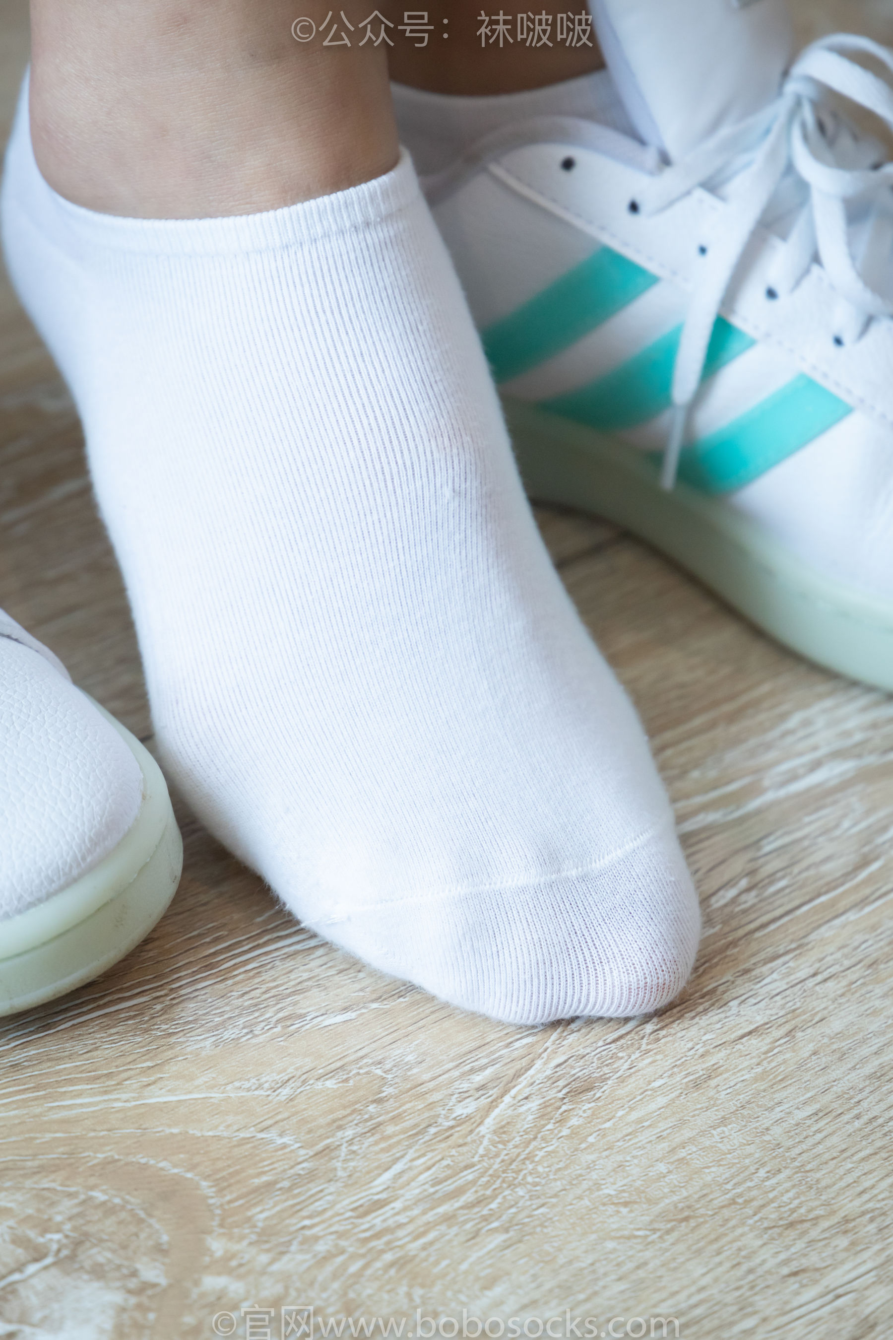 BoBoSocks袜啵啵 No.024 涵涵-板鞋、白棉袜、裸足