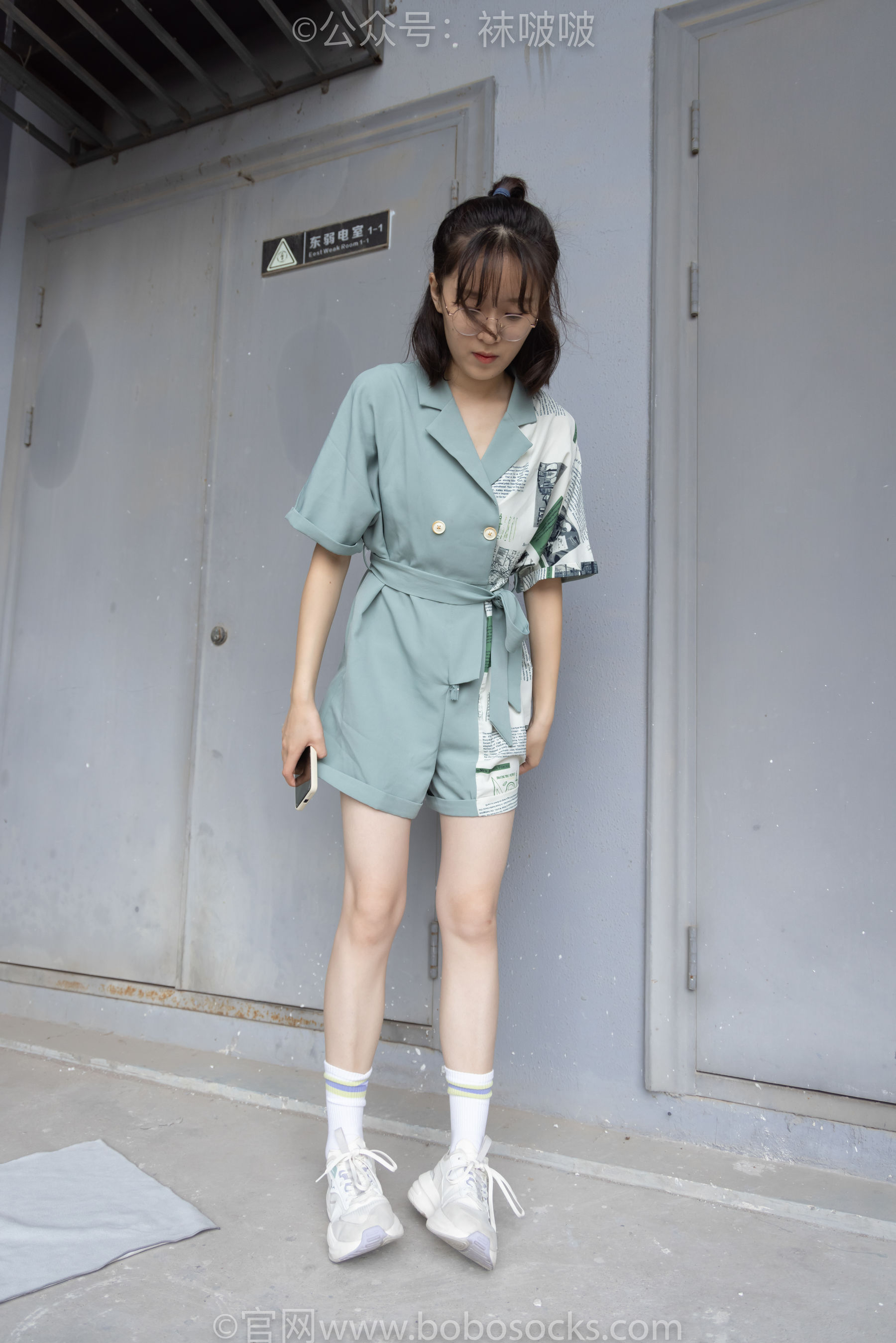 BoBoSocks袜啵啵 No.025 熊熊-安踏运动鞋、白色棉袜、裸足