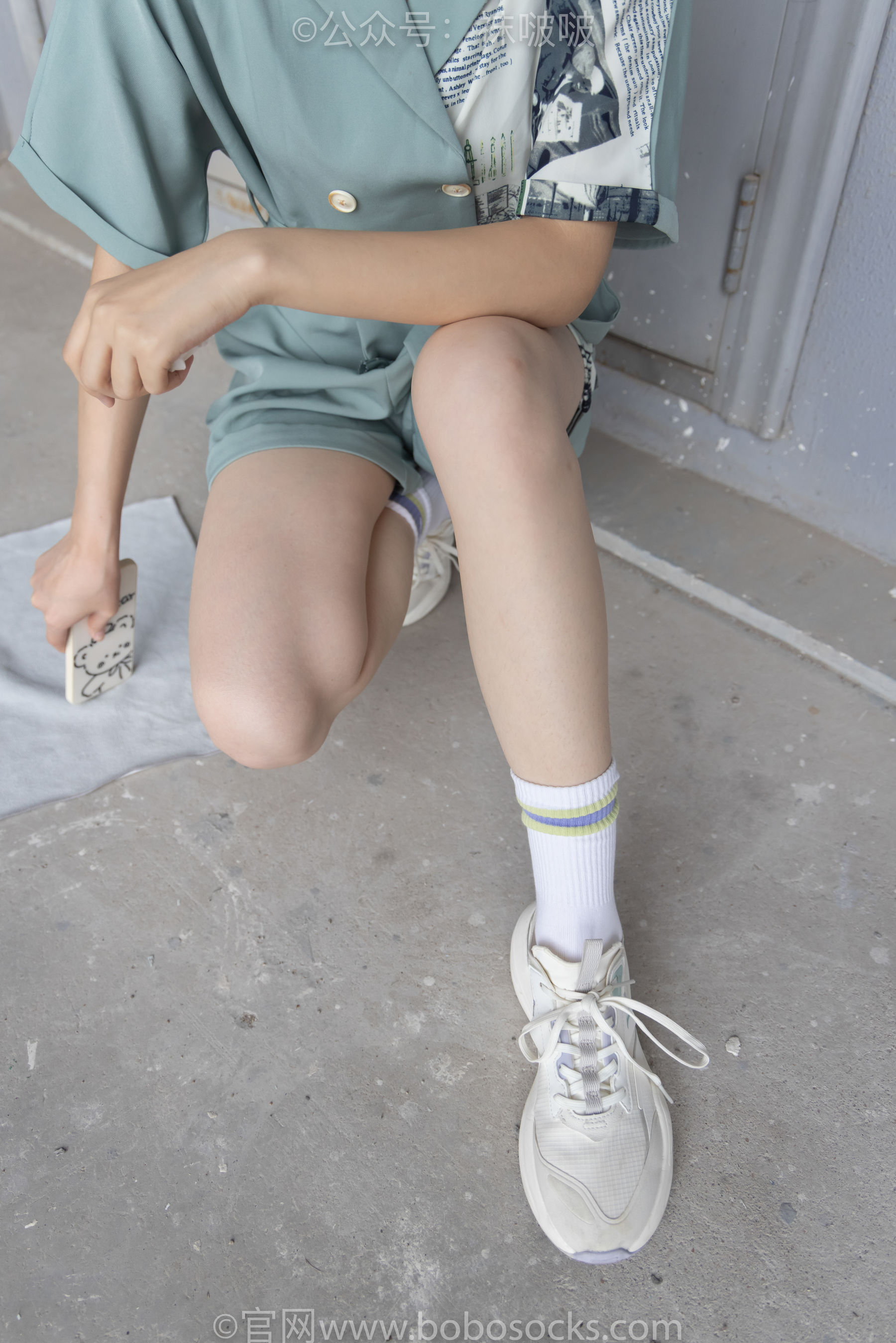 BoBoSocks袜啵啵 No.025 熊熊-安踏运动鞋、白色棉袜、裸足