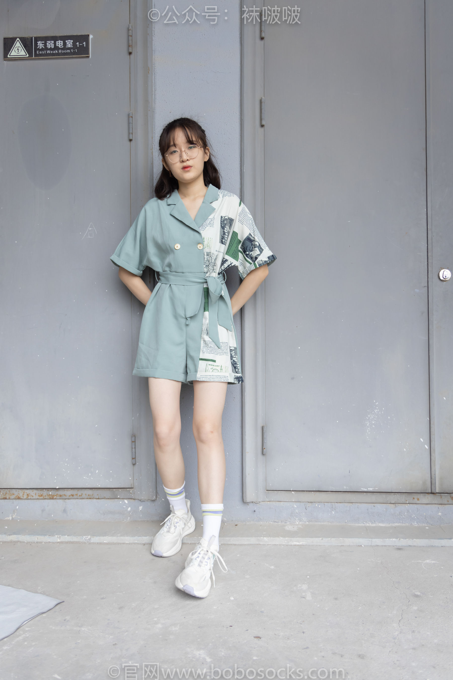 BoBoSocks袜啵啵 No.025 熊熊-安踏运动鞋、白色棉袜、裸足